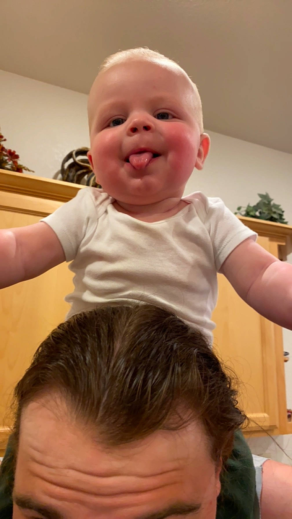 Zaxxton is registered to the contest to win money with this photo: arm, cheek, chin, ear, eyelash, facial_expression, forehead, hair, hairstyle, human_body, jaw, lip, mouth, muscle, neck, nose, organ, person, skin, sleeve