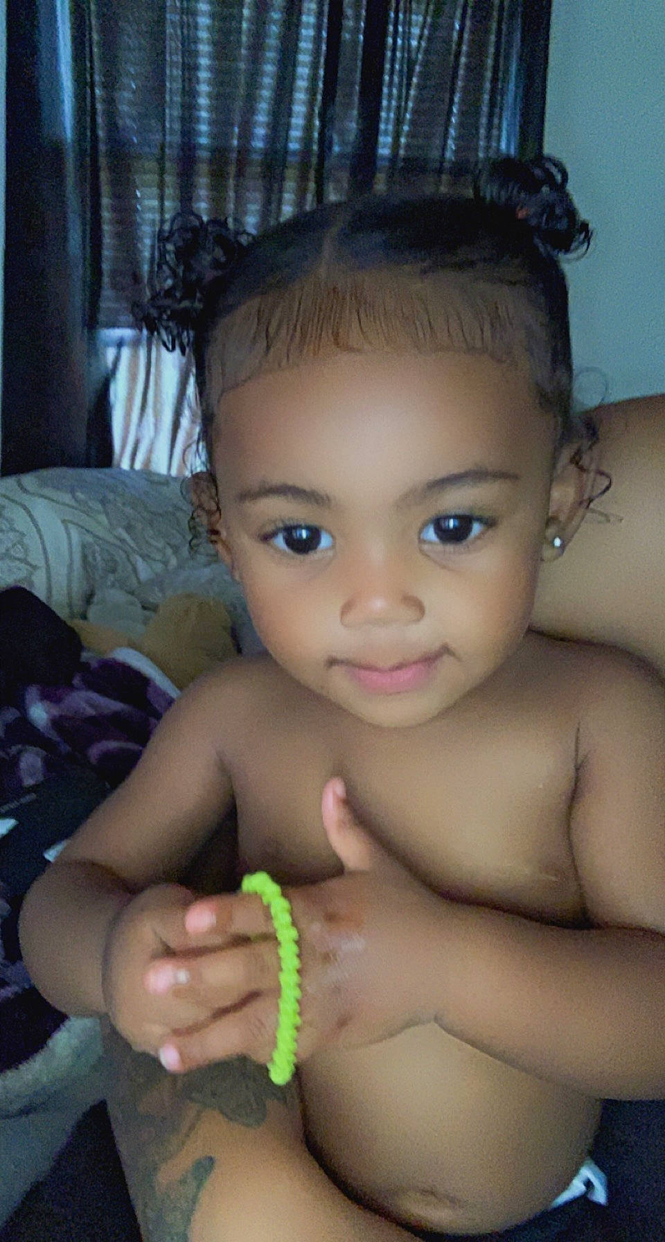 Kylah is registered to the contest to win money with this photo: arm, cheek, chin, eye, eyebrow, eyelash, face, forehead, hand, human_body, iris, joint, lip, mouth, muscle, neck, nose, organ, person, shoulder