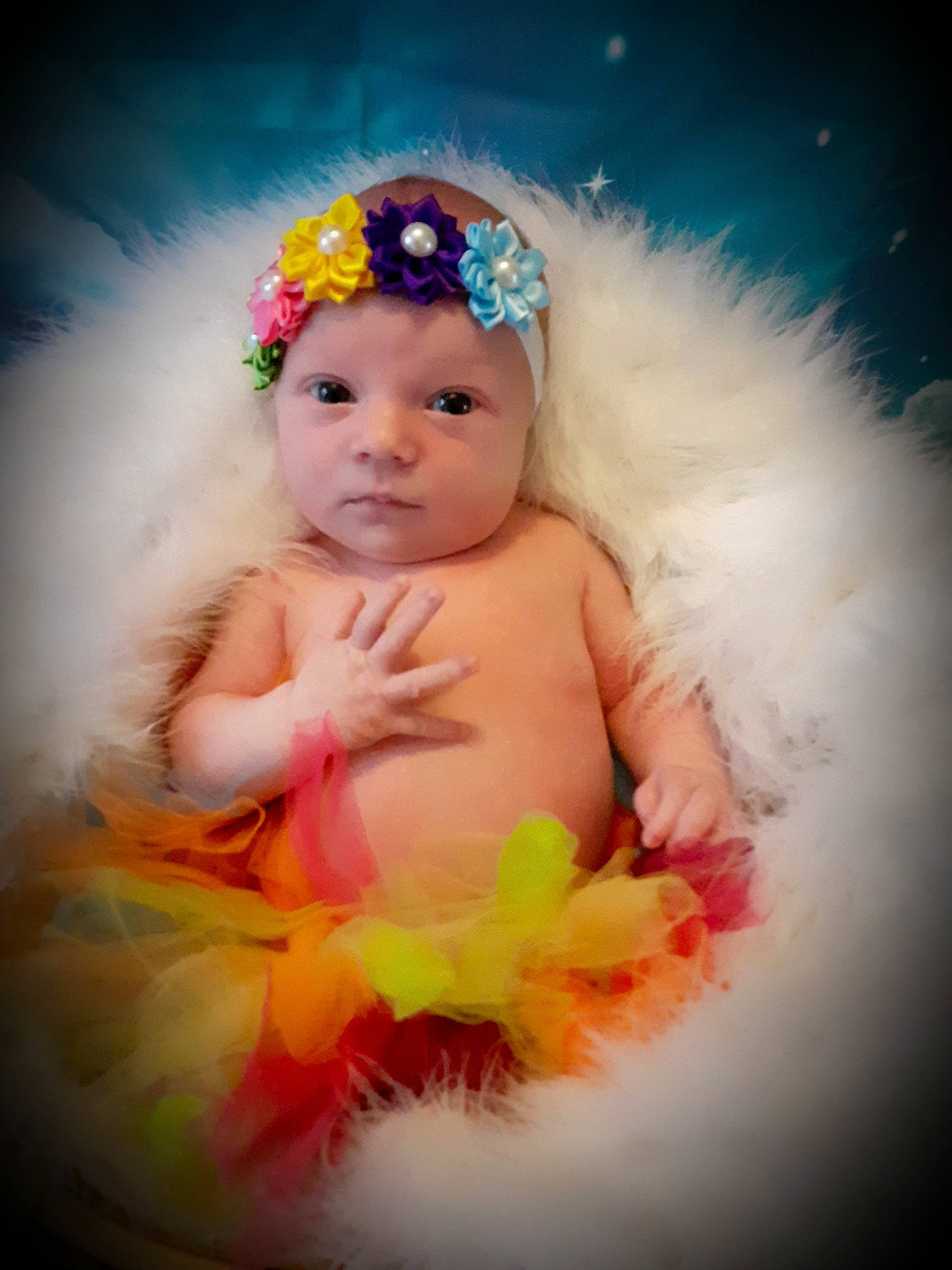 Capucine participe au concours pour gagner de l'argent avec cette photo : baby, baby_toddler_clothing, child, entertainment, event, fashion_accessory, flash_photography, fun, hair_accessory, happy, headband, headgear, headpiece, headwear, iris, jewellery, party_supply, performing_arts, person, pink