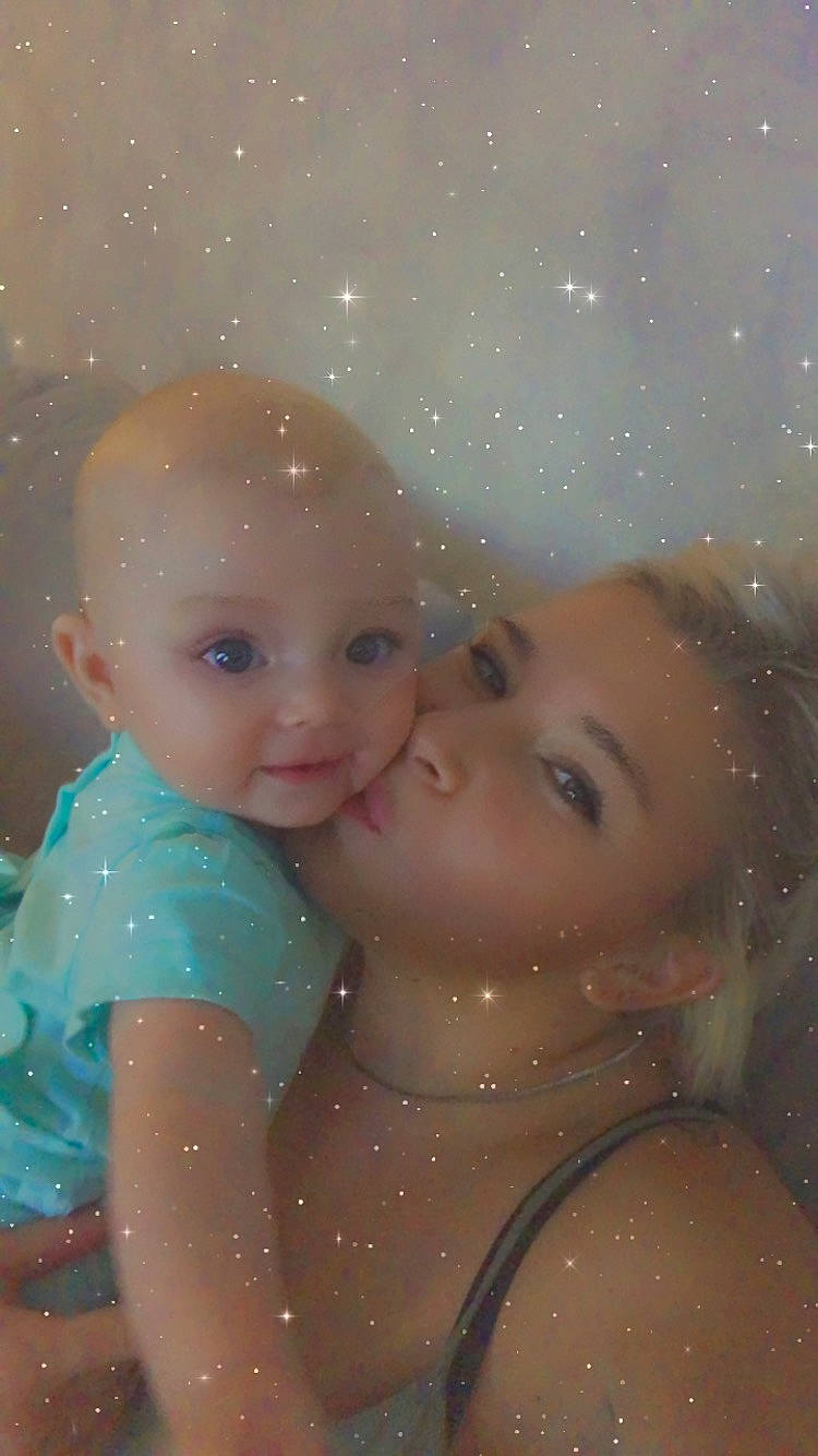 Andrea a rejoint le concours — aidez-le/la à gagner de superbes lots ! baby, bathing, cheek, child, eye, face, fun, happy, head, interaction, iris, person, photography, skin, smile, toddler