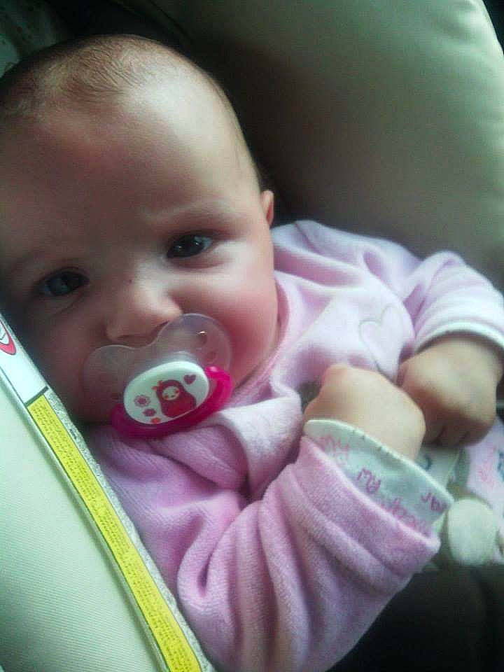 Justine a rejoint le concours — aidez-le/la à gagner de superbes lots ! baby, cheek, child, eye, face, head, joy, lip, mouth, nose, person, skin, smile, toddler