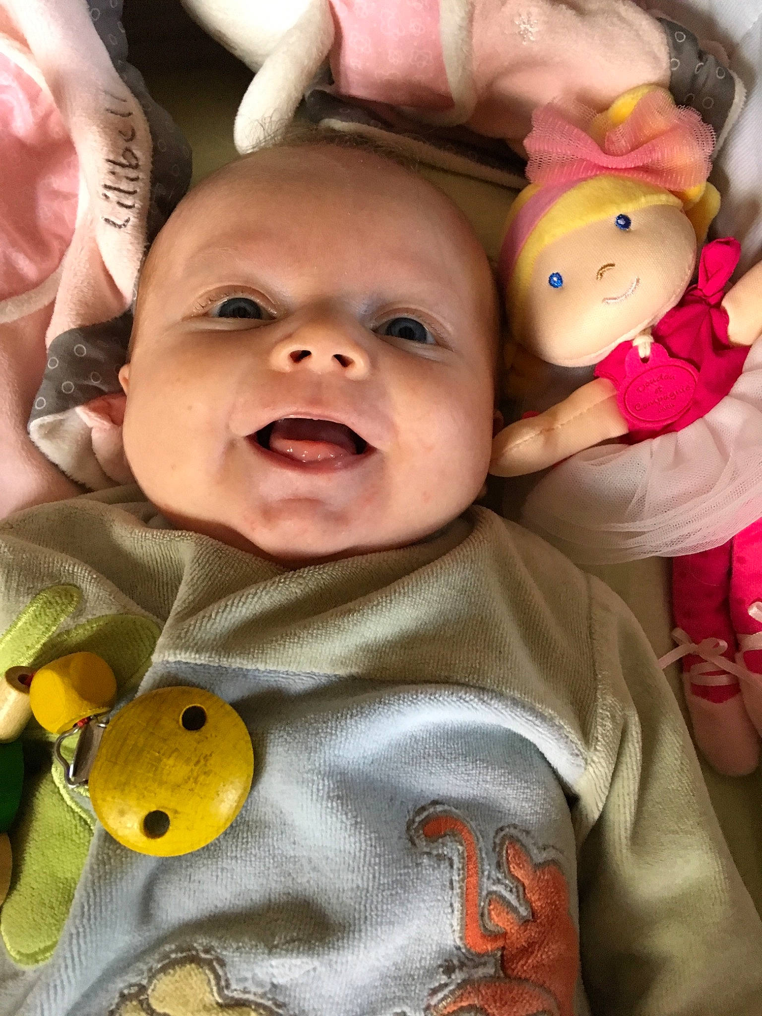 Kaly participe au concours pour gagner de l'argent avec cette photo : boy, cheek, child, eye, face, finger, fun, happiness, head, infant, mouth, nose, person, product, skin, smile, toddler, toy