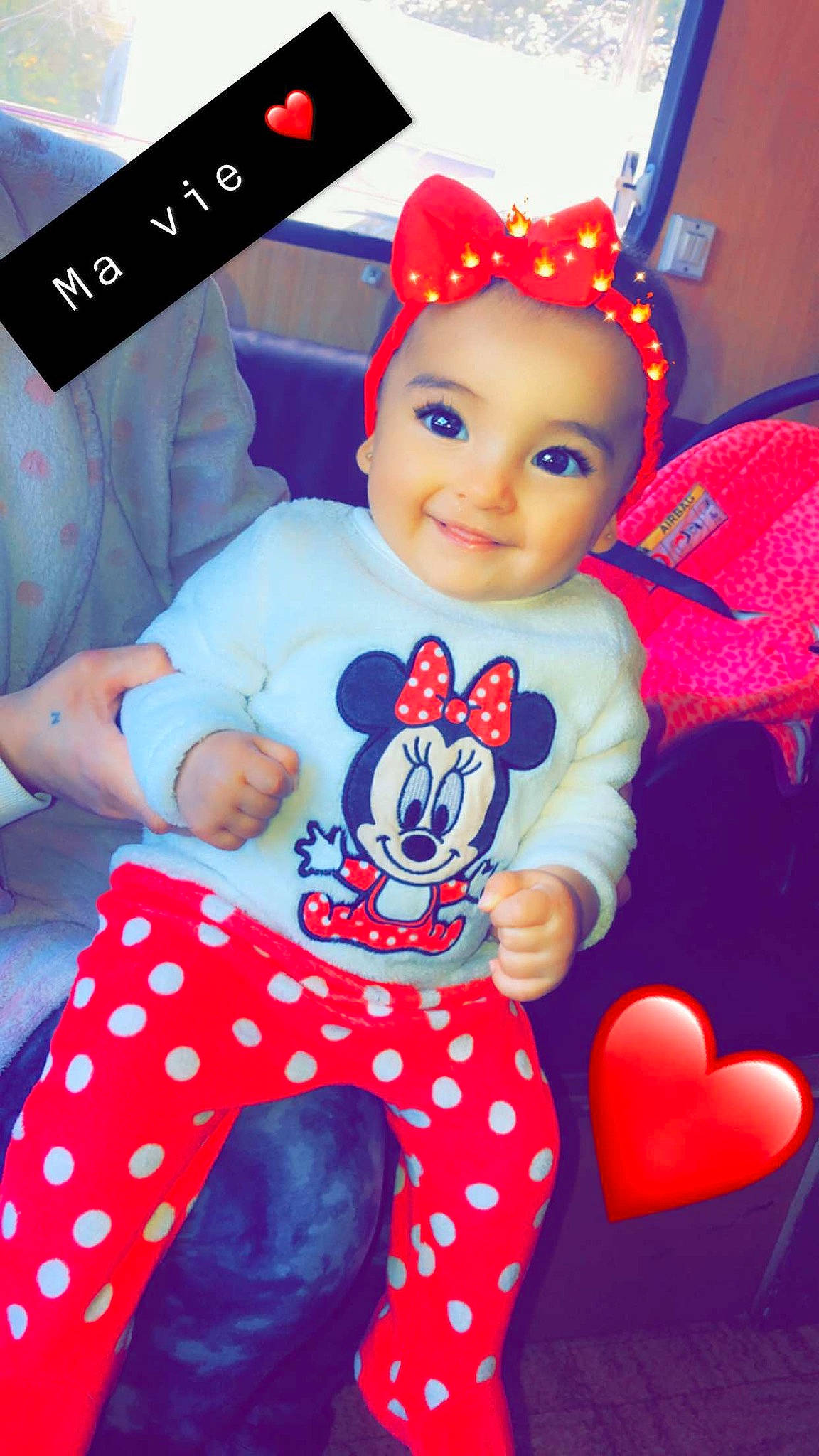 Kelsy a rejoint le concours — aidez-le/la à gagner de superbes lots ! baby, baby_products, baby_toddler_clothing, child, headwear, joy, person, product, smile, toddler