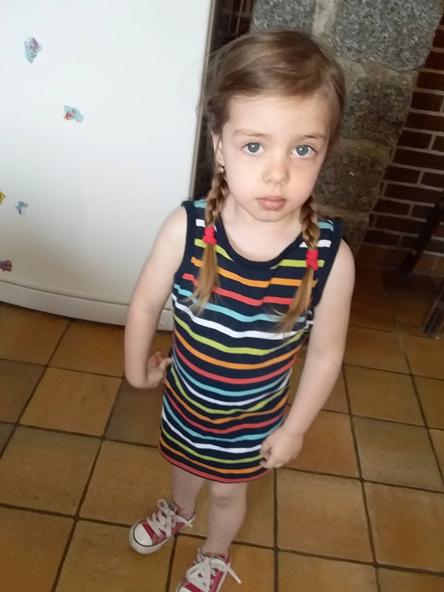 Julie a rejoint le concours — aidez-le/la à gagner de superbes lots ! child, person, toddler