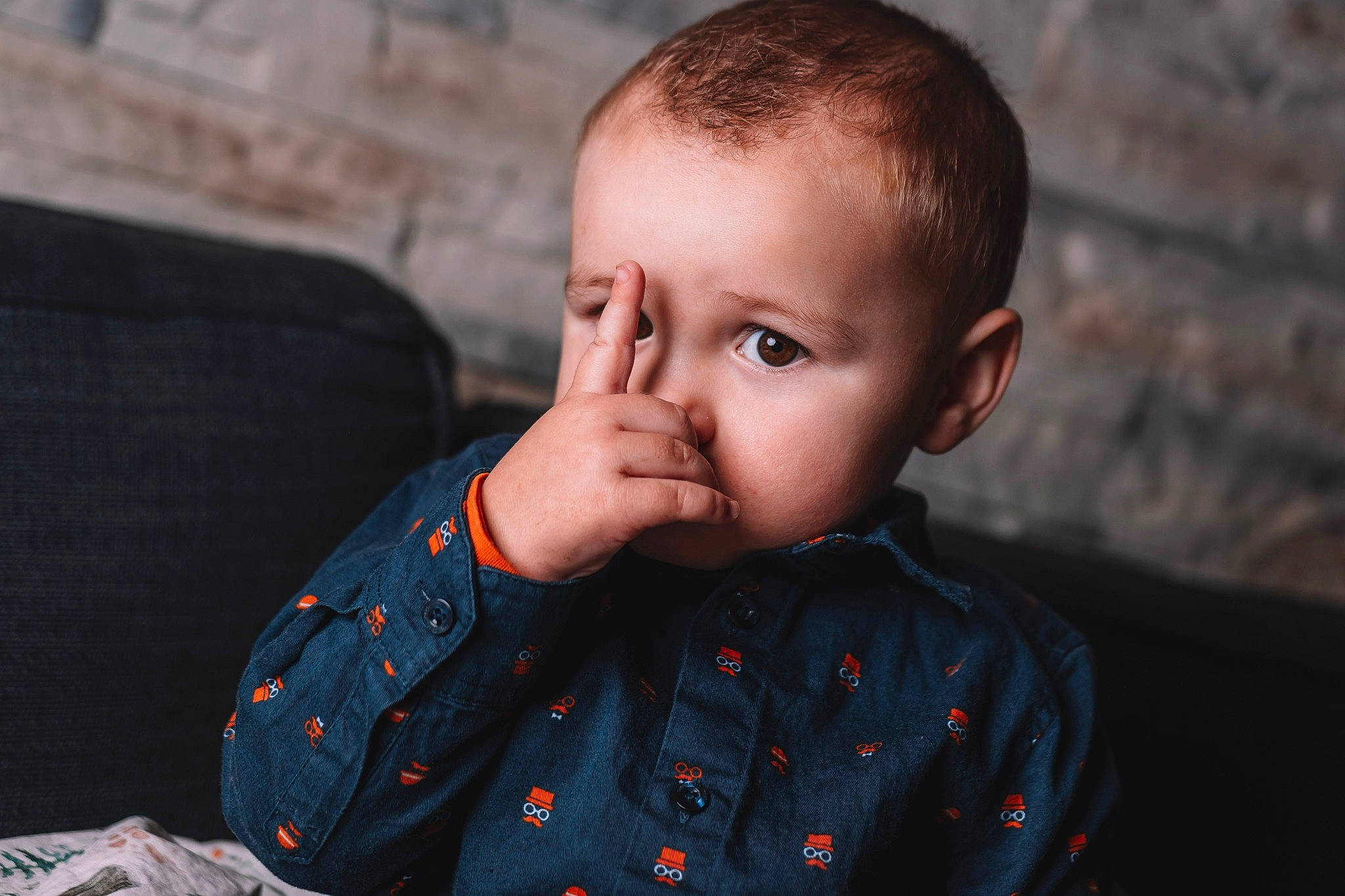 Nathanaël participe au concours pour gagner de l'argent avec cette photo : baby, baby_toddler_clothing, cheek, child, collar, comfort, dress_shirt, eyebrow, flash_photography, fun, happy, iris, nose, pattern, person, plaid, sleeve, t_shirt, tartan, toddler