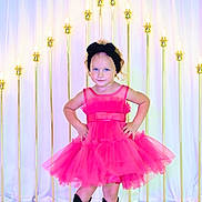 Cléa participe au concours pour gagner de l'argent avec cette photo : child, girl, pink_dress, tutu, black_boots, headband, pose, studio, portrait, lights, background, smile, fashion, photography, confident, young, blonde, candle_lights, indoor, cute