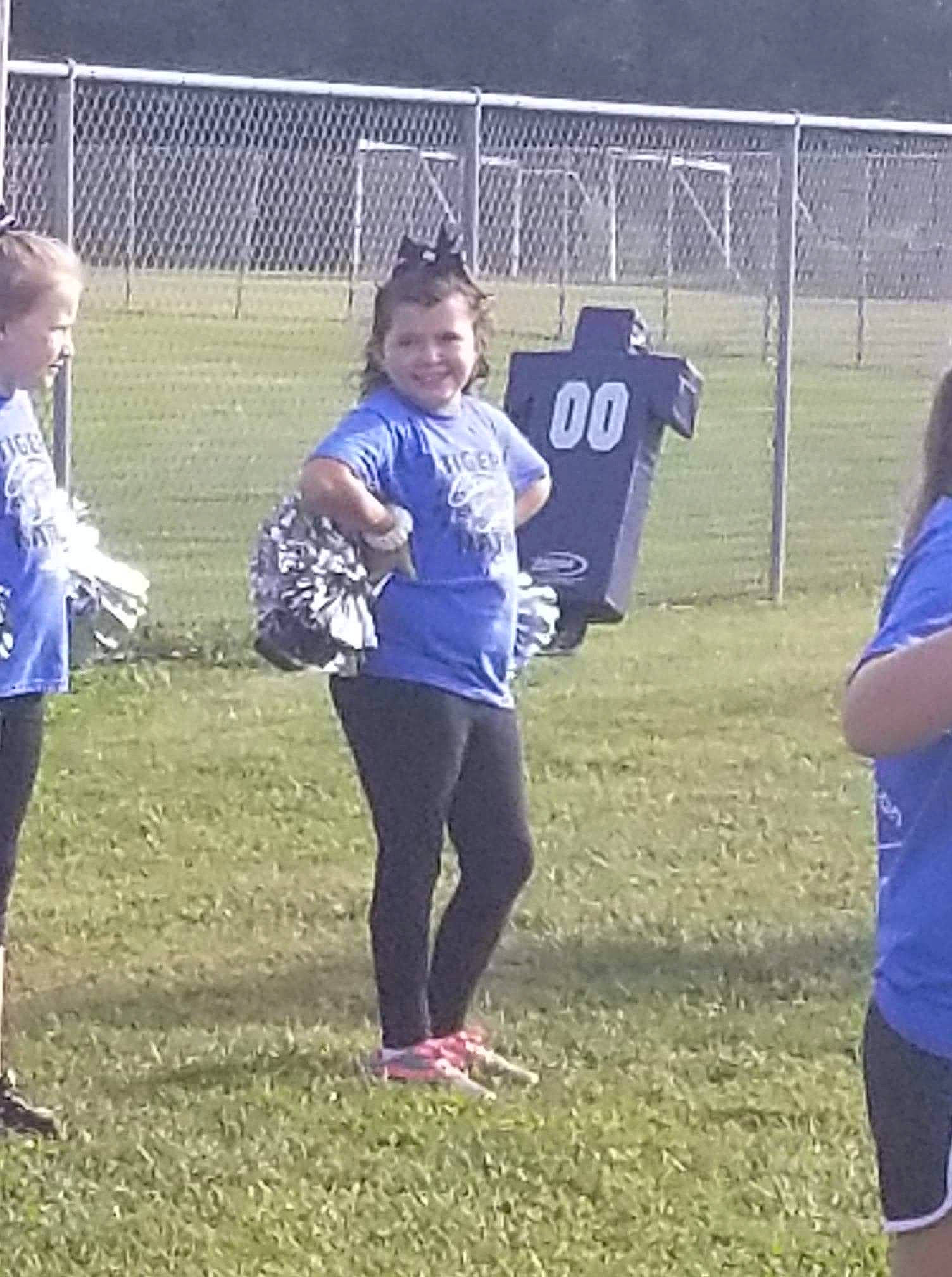 Mauli joined the competition — help win amazing prizes! competition_event, fun, games, joy, person, play, player, recreation, sports, style, team, team_sport