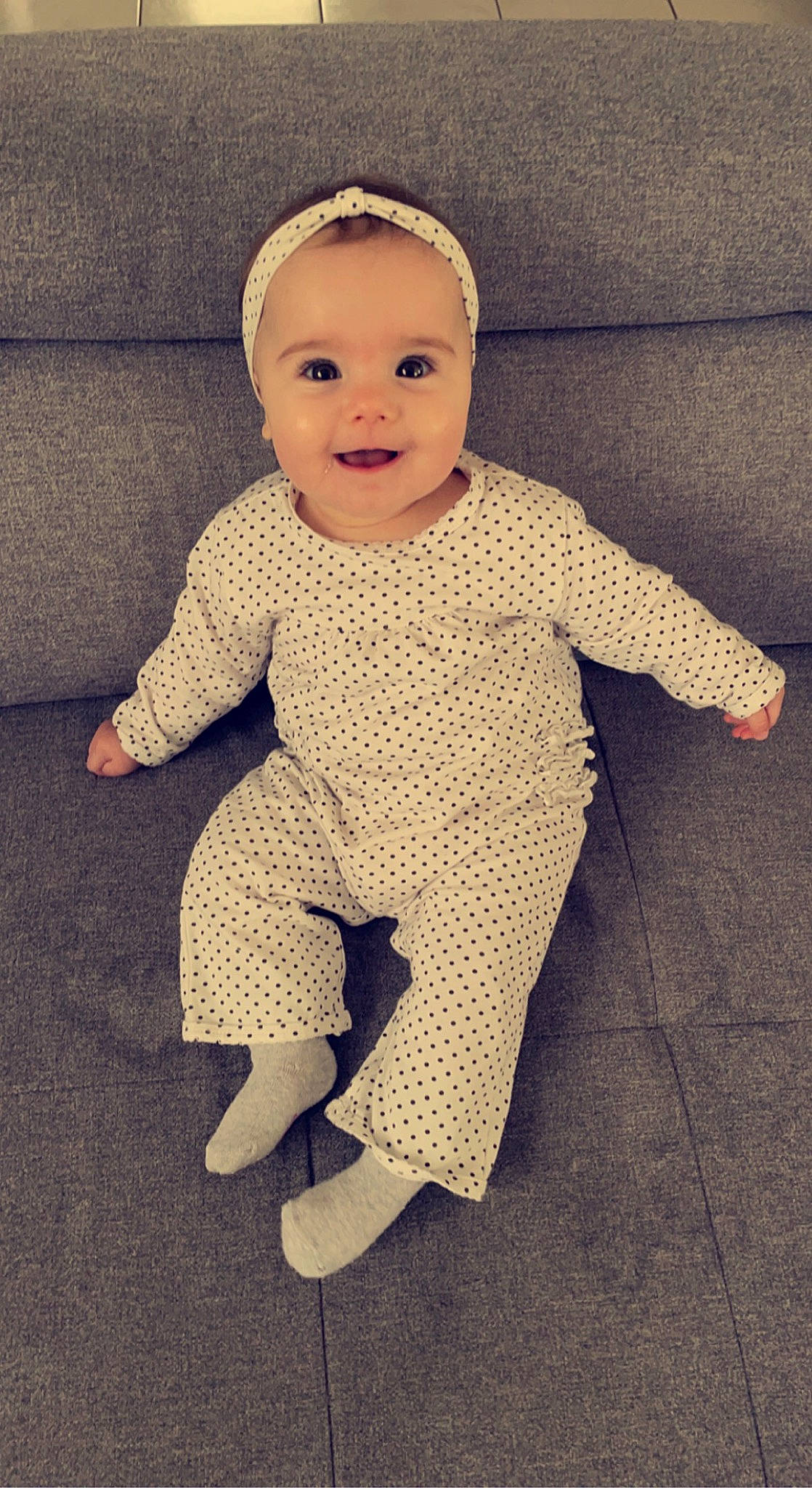 Jade participe au concours pour gagner de l'argent avec cette photo : art, baby, baby_toddler_clothing, child, eye, face, floor, flooring, happy, head, headgear, human_body, joy, nose, pattern, person, skin, sleeve, smile, toddler
