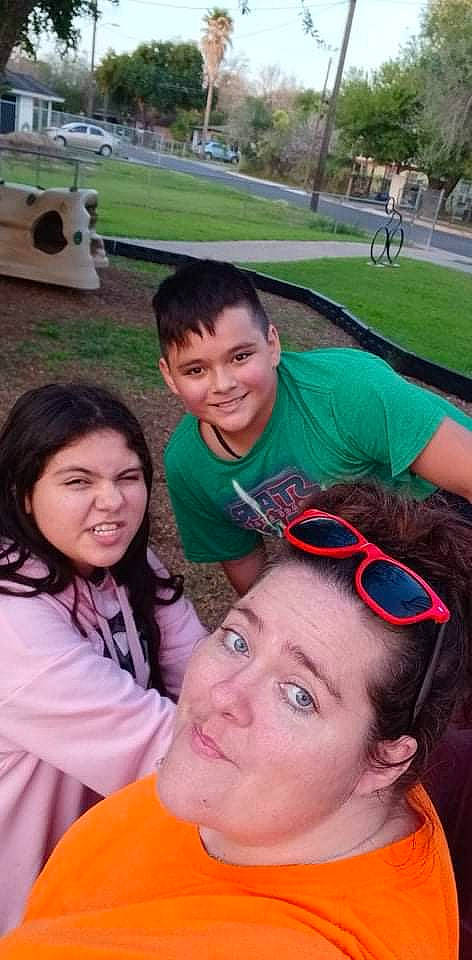 Maria Zamora is registered to the contest to win money with this photo: clothing, community, face, fun, glasses, grass, green, happy, head, headwear, interaction, joy, leisure, mouth, organ, person, photograph, plant, skin, smile