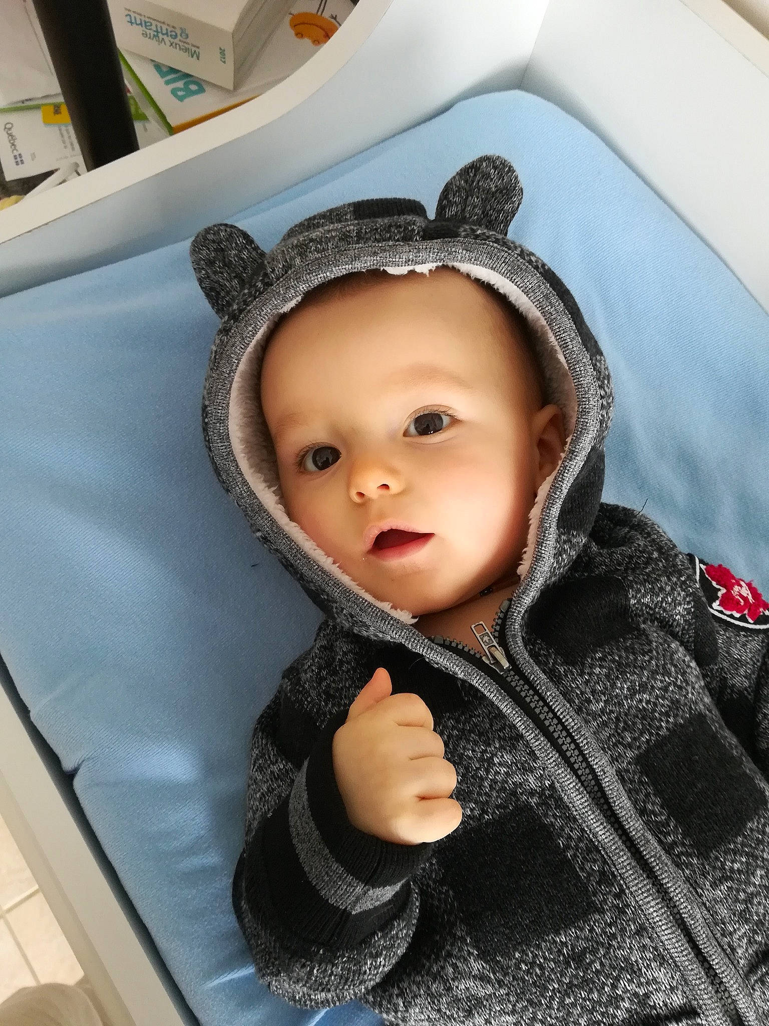 Jake participe au concours pour gagner de l'argent avec cette photo : baby, bonnet, cheek, child, ear, eye, face, head, headgear, nose, outerwear, person, skin, smile, toddler