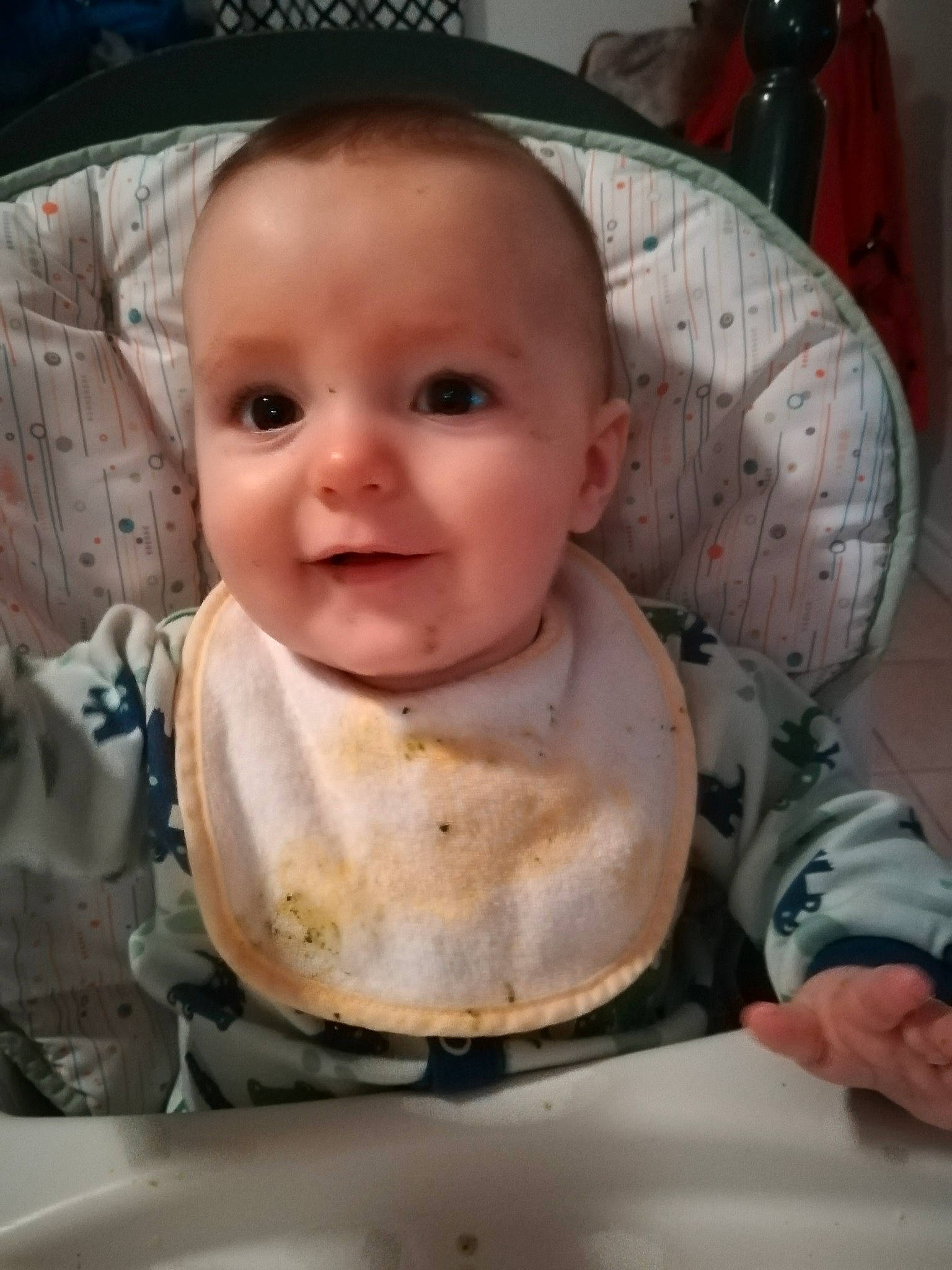 Jake a rejoint le concours — aidez-le/la à gagner de superbes lots ! baby, cheek, child, eating, forehead, head, mouth, nose, person, smile, toddler