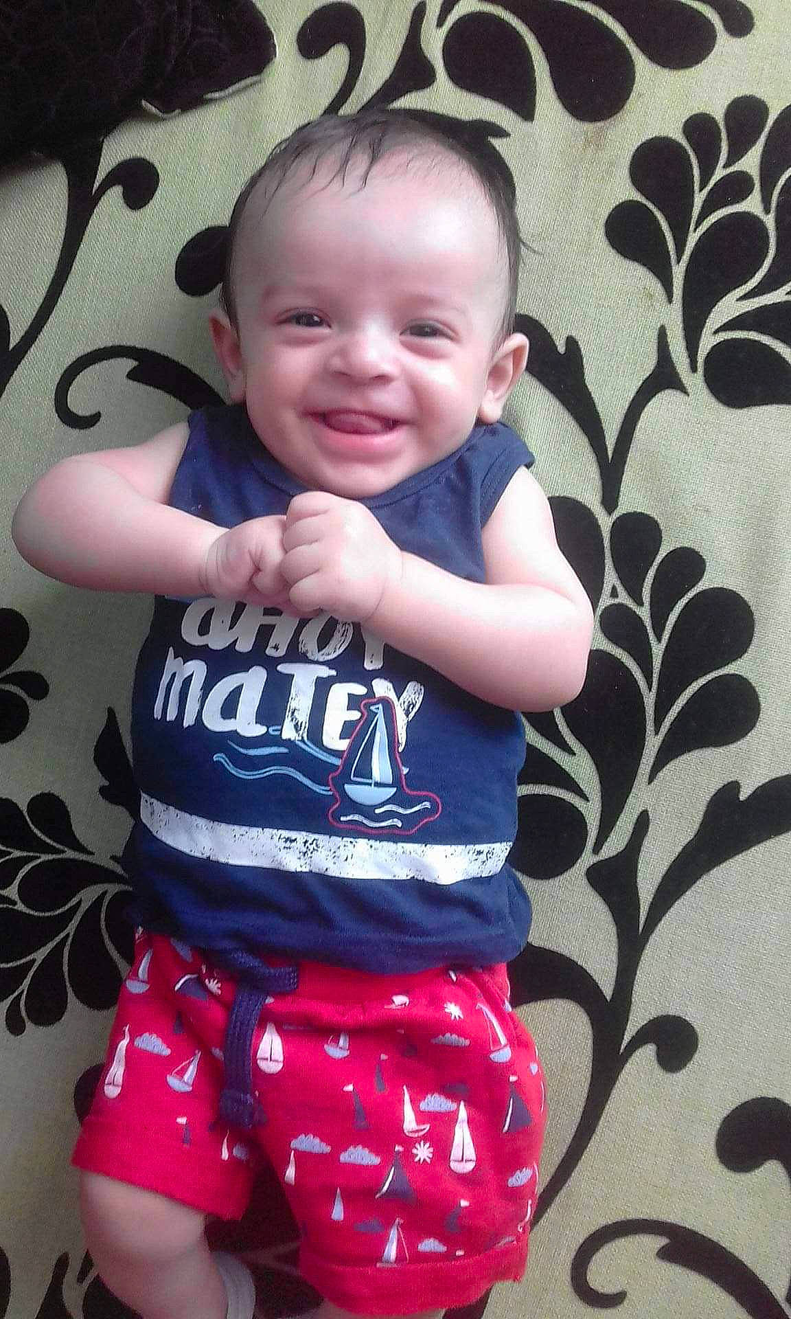 Baraa a rejoint le concours — aidez-le/la à gagner de superbes lots ! baby, baby_products, baby_toddler_clothing, cheek, child, cool, design, head, joy, pattern, person, product, shorts, skin, sleeve, smile, t_shirt, toddler