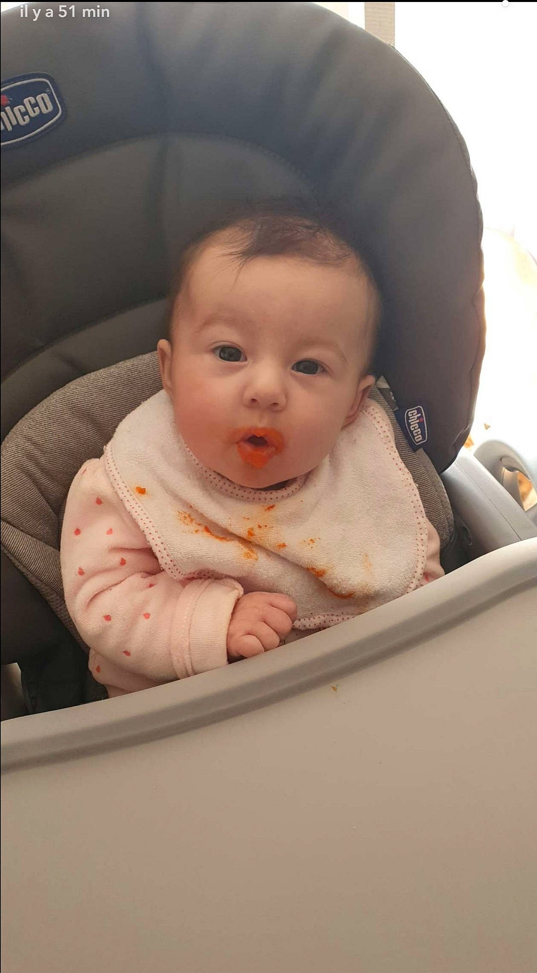 Louane participe au concours pour gagner de l'argent avec cette photo : baby, baby_carriage, baby_toddler_clothing, car_seat, cheek, chin, comfort, dress, electronic_device, eye, eyebrow, eyelash, happy, iris, lip, mouth, nose, person, skin, sleeve