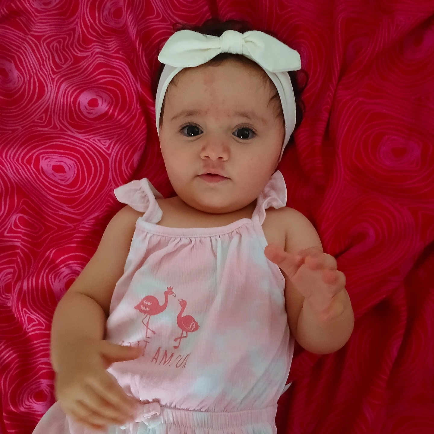 Jinen participe au concours pour gagner de l'argent avec cette photo : accessories, applique, baby, bodypart, bonnet, cap, clothing, dress, eveningdress, face, finger, hand, hat, head, headband, newborn, pattern, person, photography, portrait