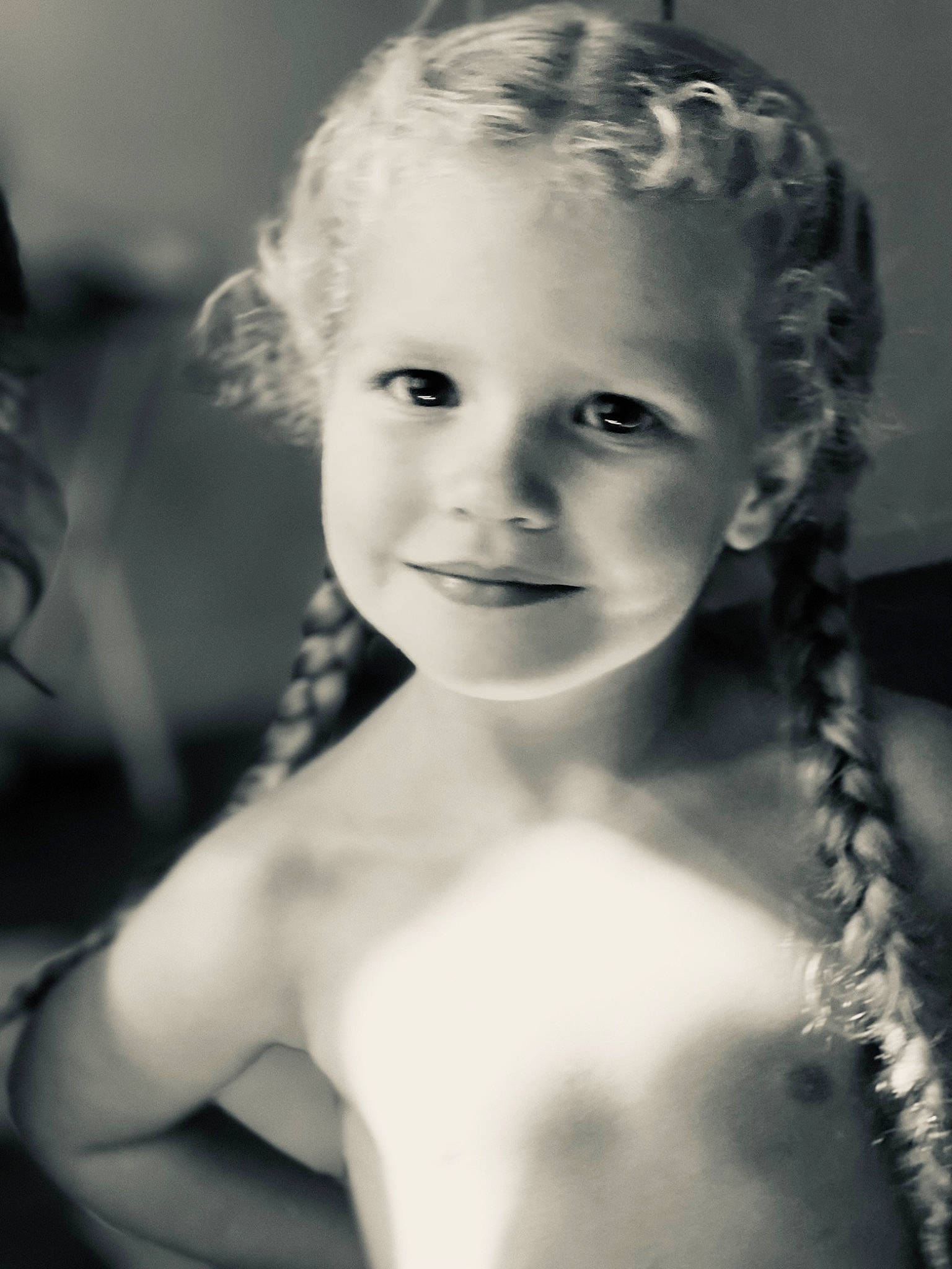 Liliana is registered to the contest to win money with this photo: black_and_white, chin, eye, eyebrow, eyelash, facial_expression, flash_photography, hair, hairstyle, happy, head, iris, jaw, joy, lip, neck, nose, person, shoulder, skin