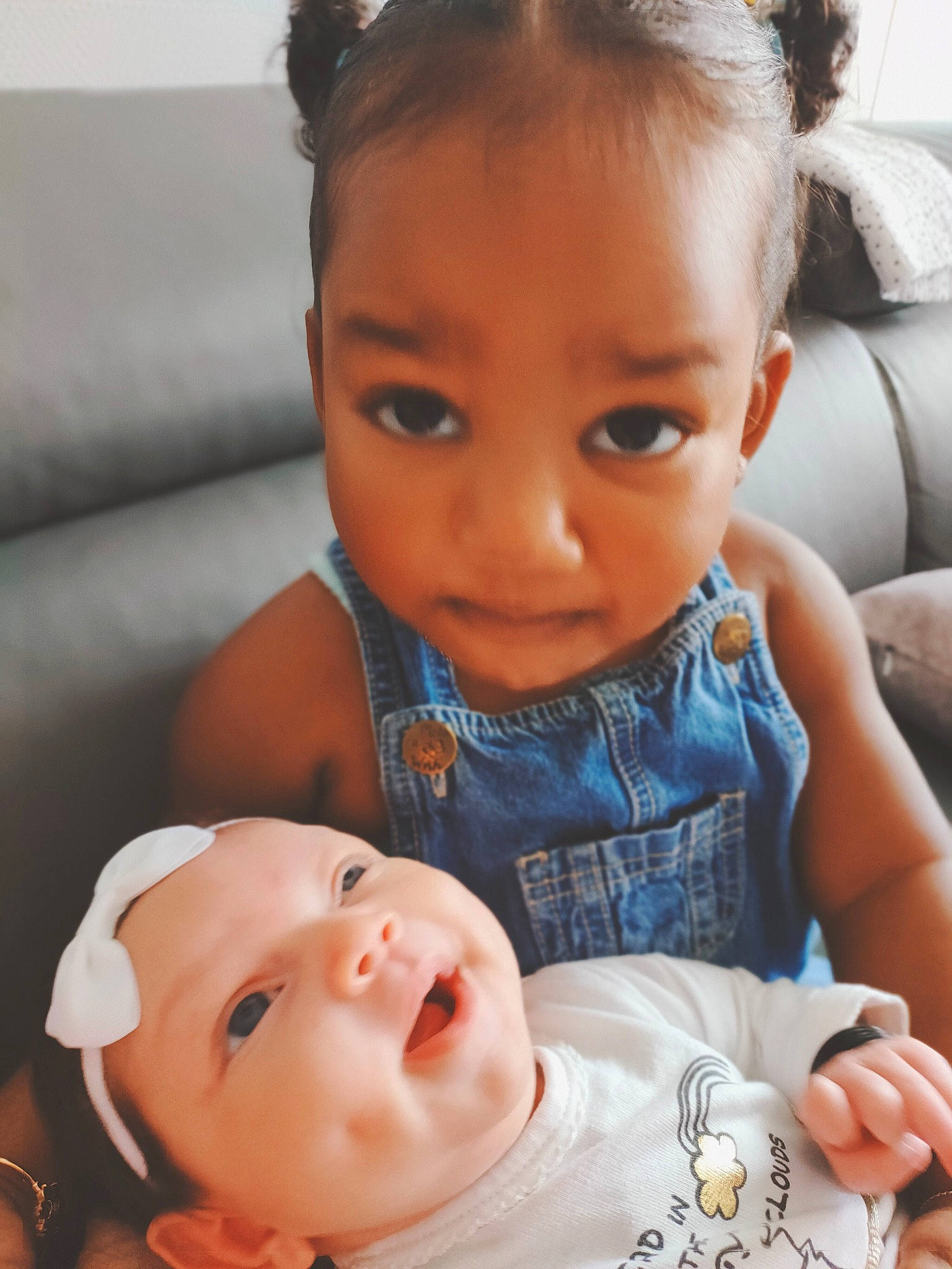 Swaina a rejoint le concours — aidez-le/la à gagner de superbes lots ! arm, baby_toddler_clothing, cheek, chin, ear, eyebrow, eyelash, face, forehead, hair, hairstyle, hand, head, headwear, lip, mouth, neck, nose, person, photograph