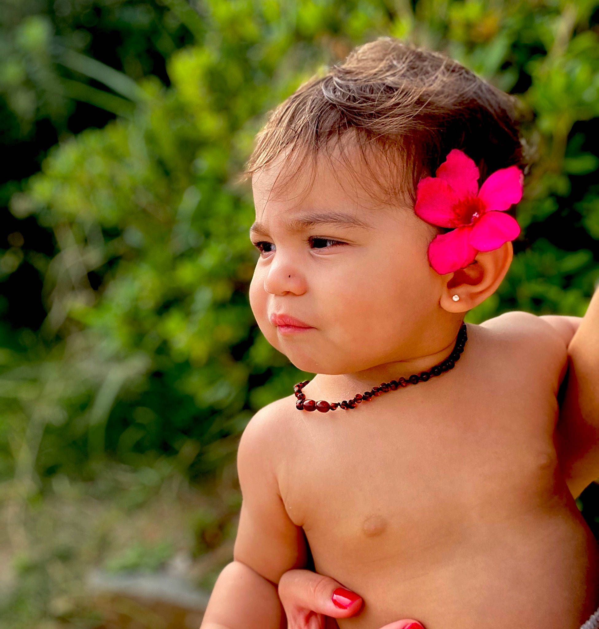 Leyna participe au concours pour gagner de l'argent avec cette photo : abdomen, baby, beauty, cheek, chest, child, child_model, finger, flower, hair_accessory, lip, neck, person, petal, photography, pink, plant, skin, summer, toddler