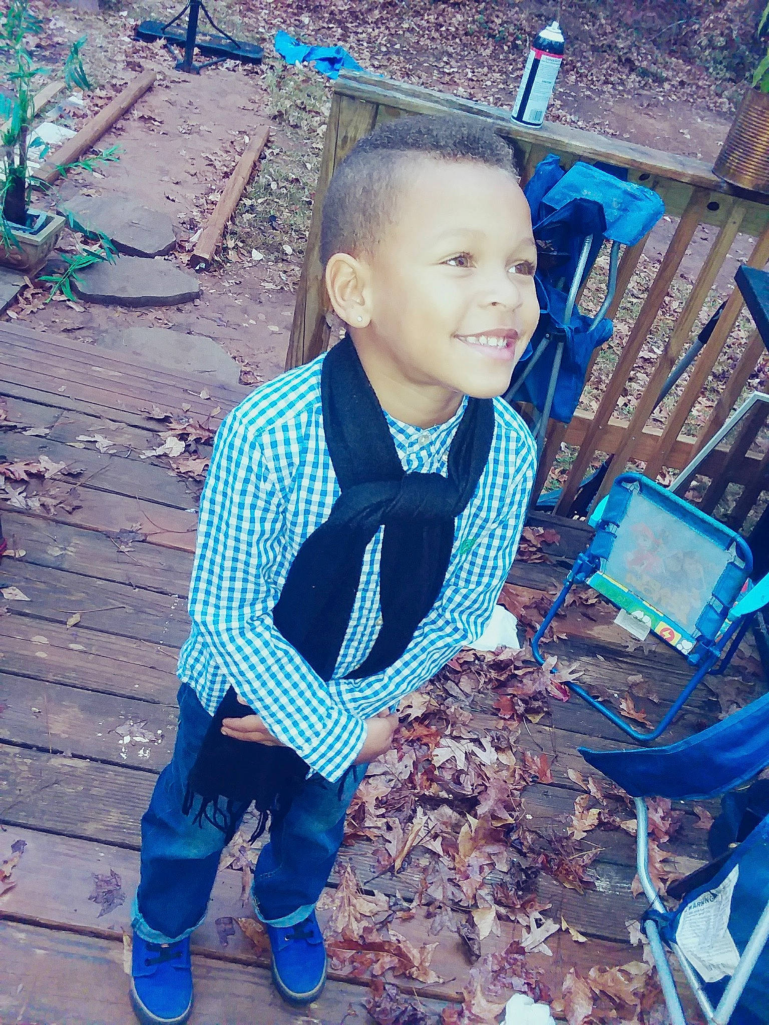 Dawayne is registered to the contest to win money with this photo: blue, child, cool, electric_blue, joy, male, person, smile, toddler, tree