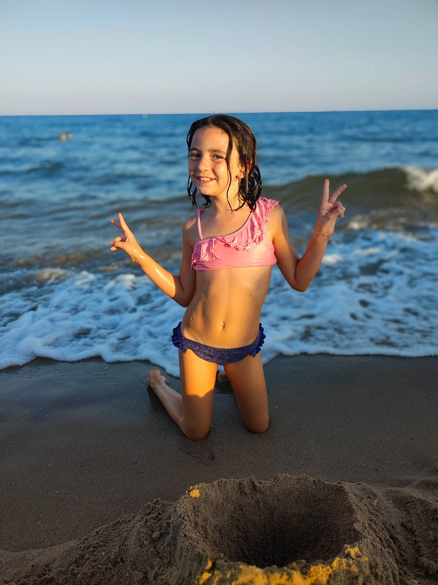 Lexie participe au concours pour gagner de l'argent avec cette photo : arm, azure, beach, brassiere, eye, flash_photography, happy, head, human_body, joy, lingerie, lingerie_top, people_in_nature, people_on_beach, person, sky, swimsuit_top, swimwear, thigh, undergarment