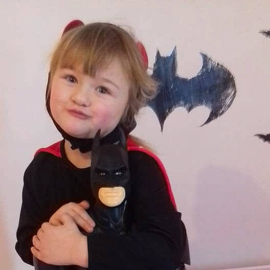 Melodie participe au concours pour gagner de l'argent avec cette photo : child, ear, mouth, neck, person, product, smile, toddler