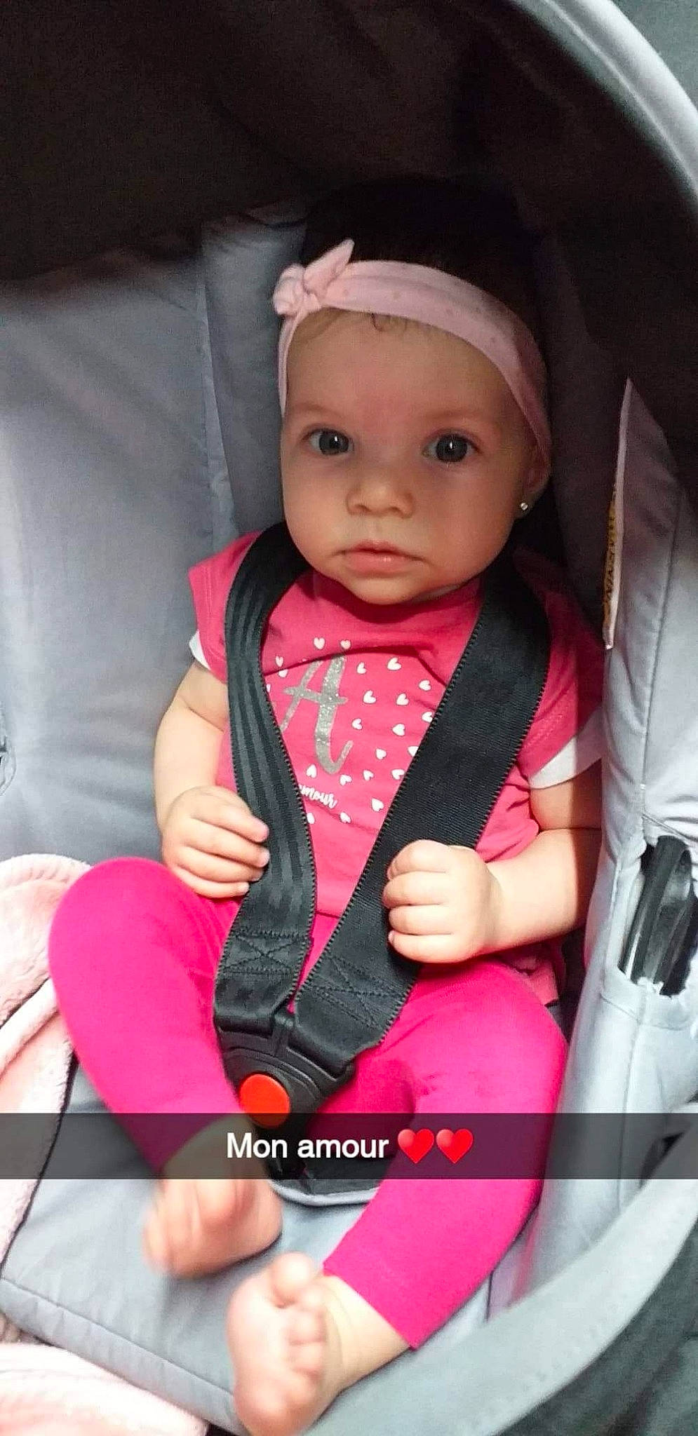 Isra participe au concours pour gagner de l'argent avec cette photo :