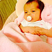 Leila is registered to the contest to win money with this photo: