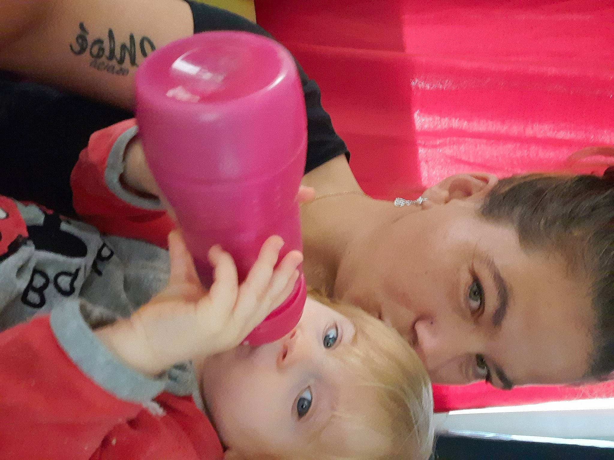 Chloe participe au concours pour gagner de l'argent avec cette photo : beauty, cheek, child, drink, drinkware, eyelash, facial_expression, finger, gesture, hand, joint, lip, mouth, nail, nose, organ, person, plastic_bottle, skin, thumb