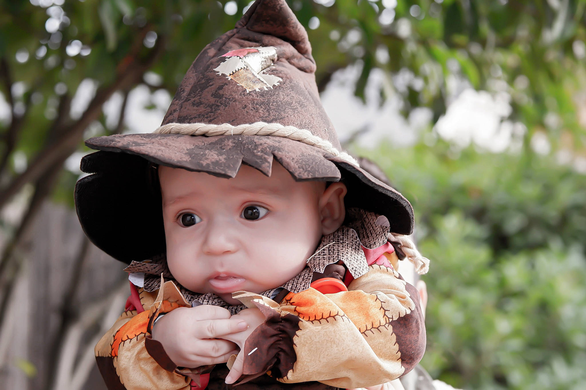 Yetzel is registered to the contest to win money with this photo: baby, baby_toddler_clothing, cap, clothing, eye, face, facial_expression, grass, hand, happy, hat, headgear, headwear, lip, outerwear, people_in_nature, person, plant, skin, sun_hat