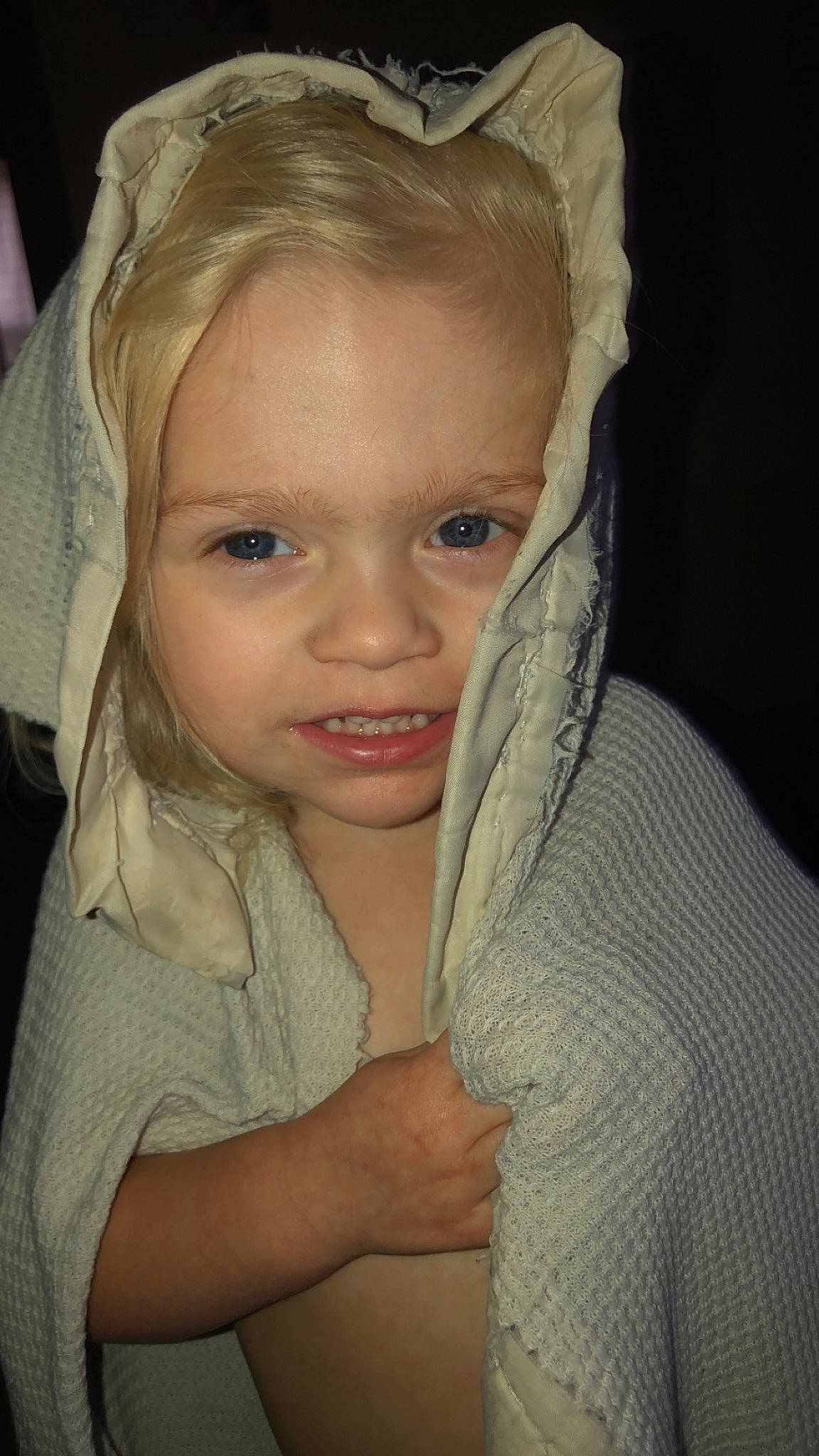 Frankie is registered to the contest to win money with this photo: cheek, chin, dress, ear, eyebrow, eyelash, face, flash_photography, forehead, gesture, hand, head, human_body, iris, lip, mouth, nose, person, skin, sleeve