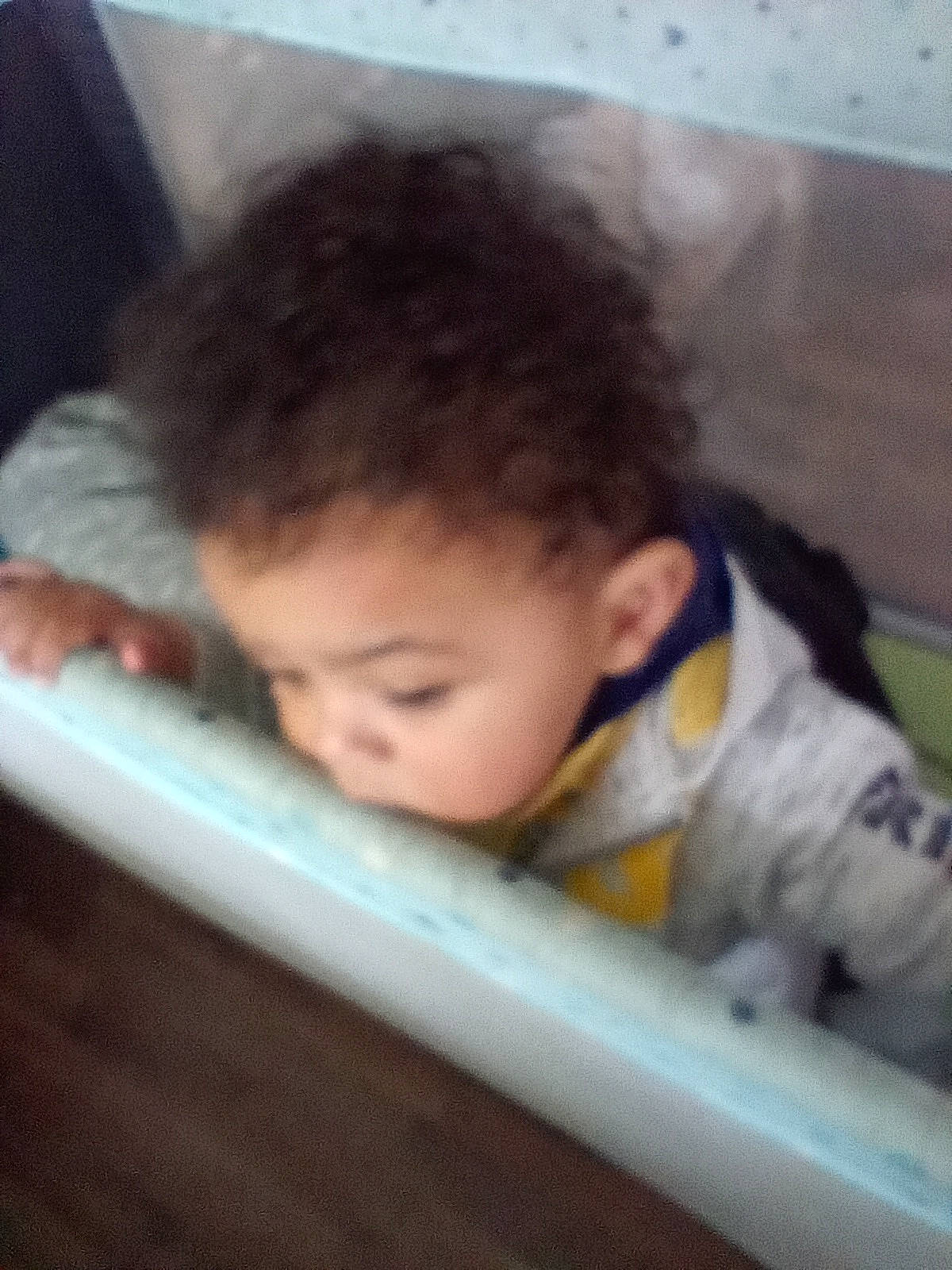 Eden participe au concours pour gagner de l'argent avec cette photo : automotive_exterior, baby, baby_products, baby_safety, cheek, child, chin, comfort, eye, eyebrow, eyelash, fun, hair, happy, head, mouth, nose, person, skin, toddler