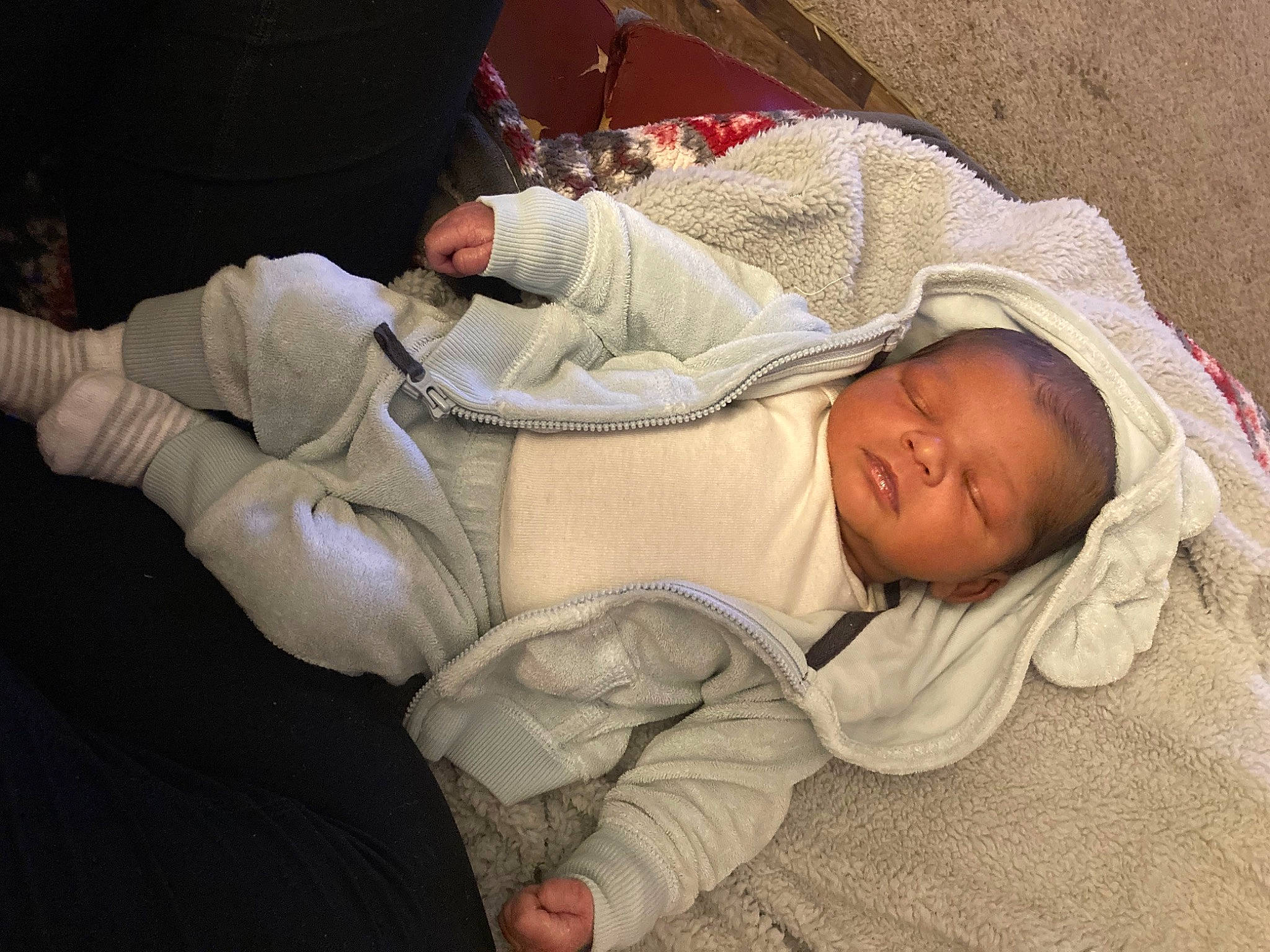 Daelon is registered to the contest to win money with this photo: baby, baby_products, baby_safety, baby_sleeping, baby_toddler_clothing, bedding, bedtime, blanket, cheek, child, comfort, human_body, human_leg, linens, nap, person, room, skin, sleep, toddler