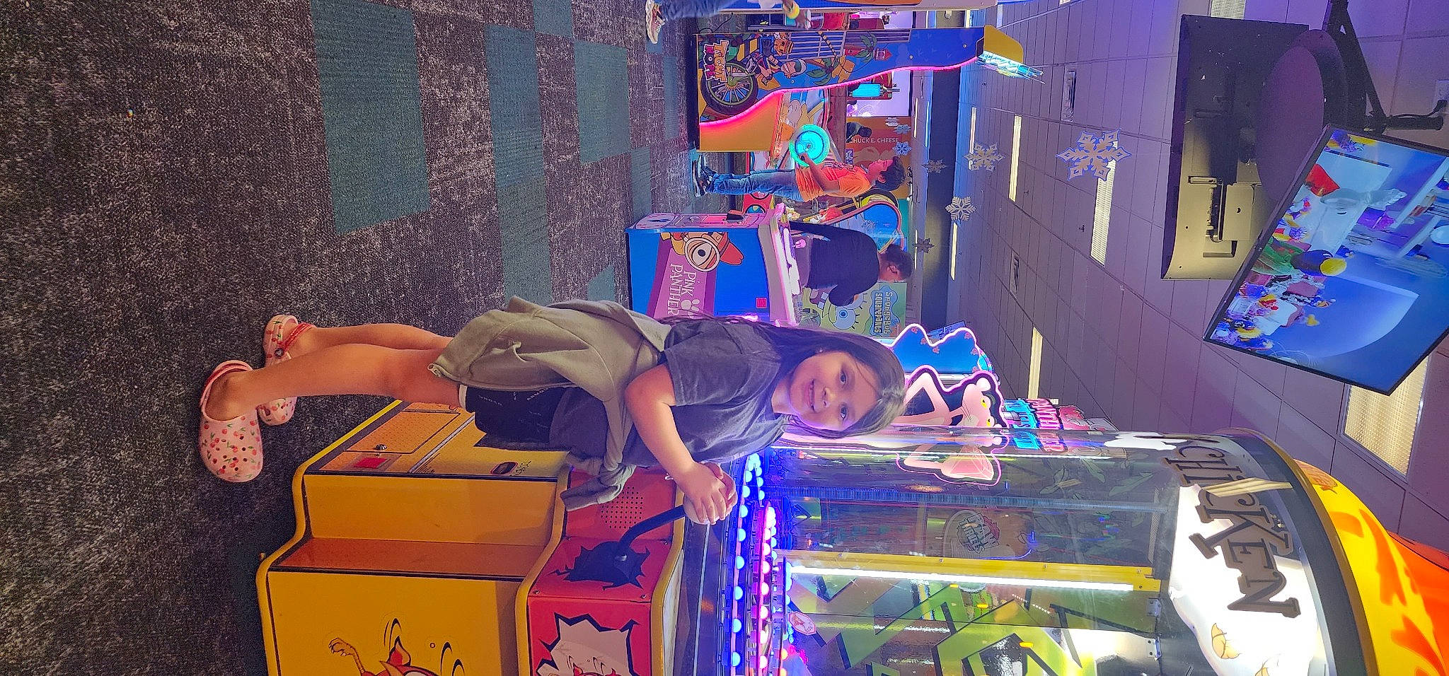 Camila is registered to the contest to win money with this photo: art, artist, blue, child, dress, electric_blue, entertainment, fun, games, joy, leisure, machine, magenta, person, play, purple, recreation, room, t_shirt, toddler