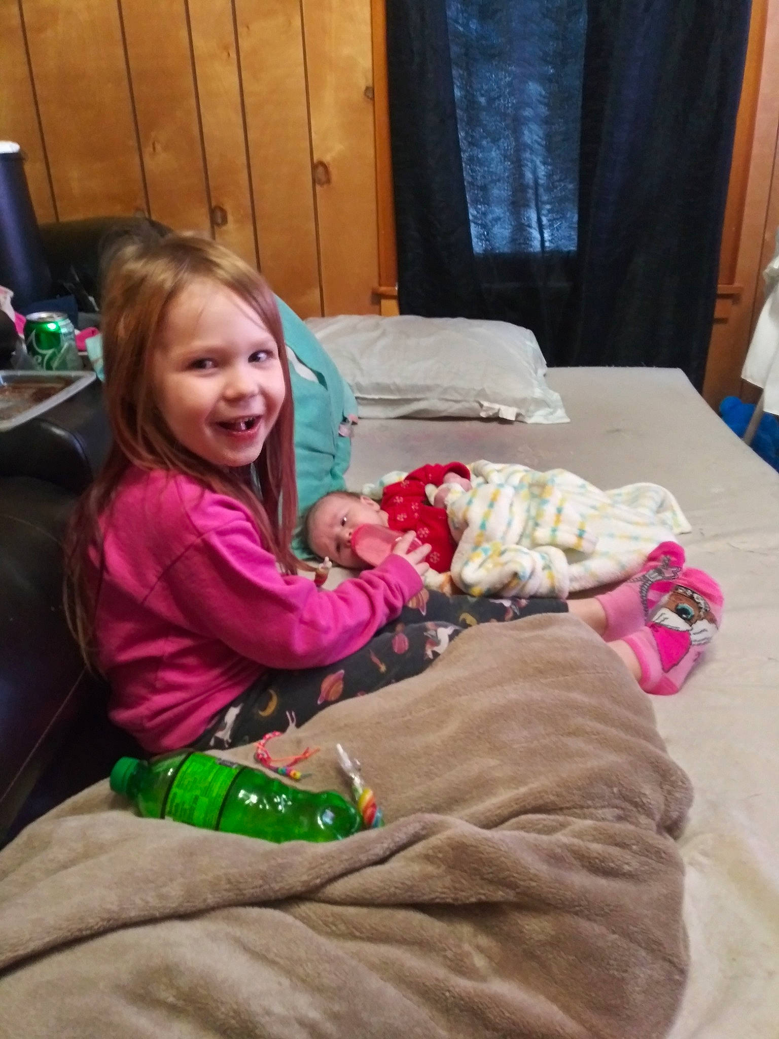 Harmonie is registered to the contest to win money with this photo: child, fun, joy, person, play, toddler, vacation