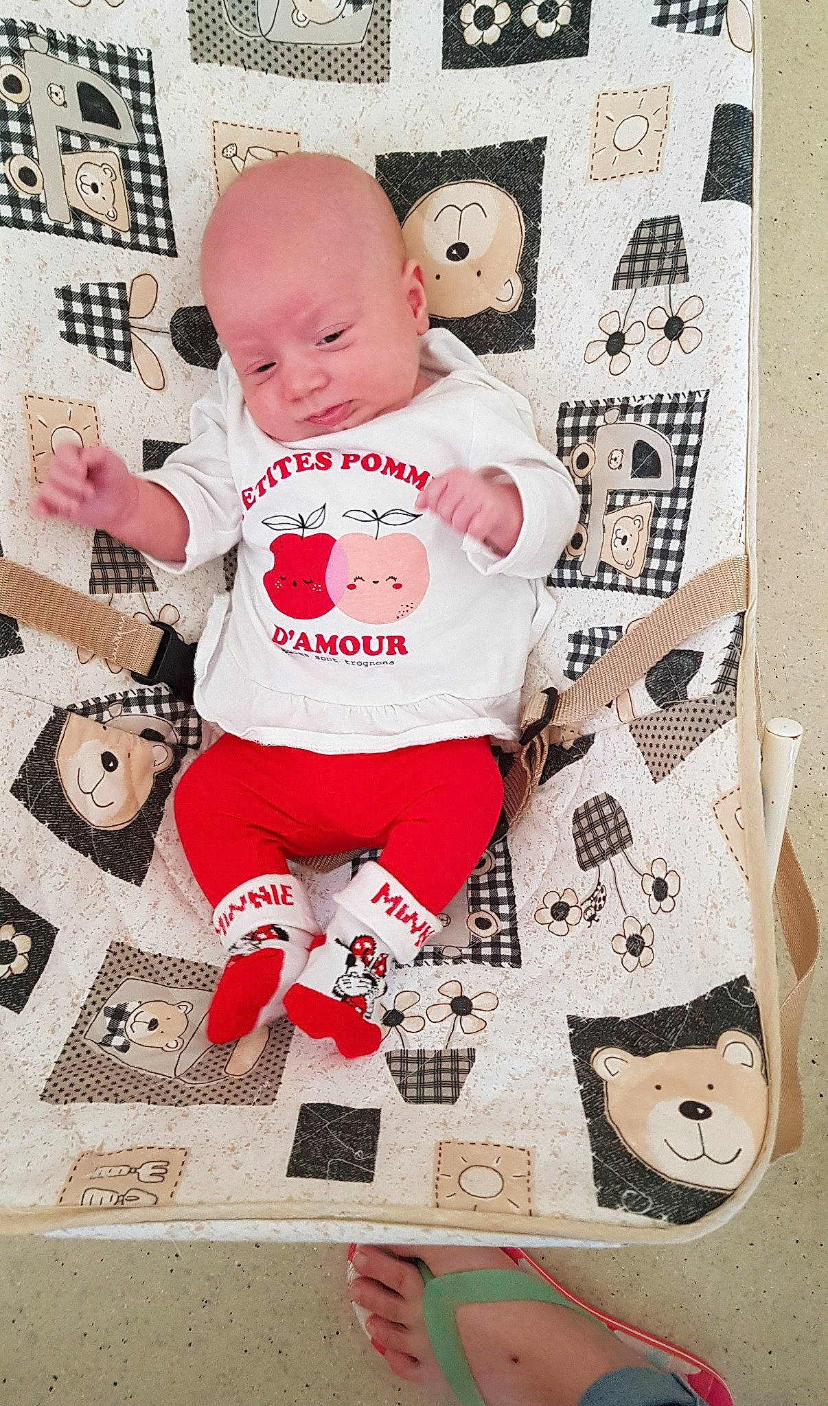 Mélyne participe au concours pour gagner de l'argent avec cette photo : art, baby, cheek, child, illustration, person, pink, red, toddler