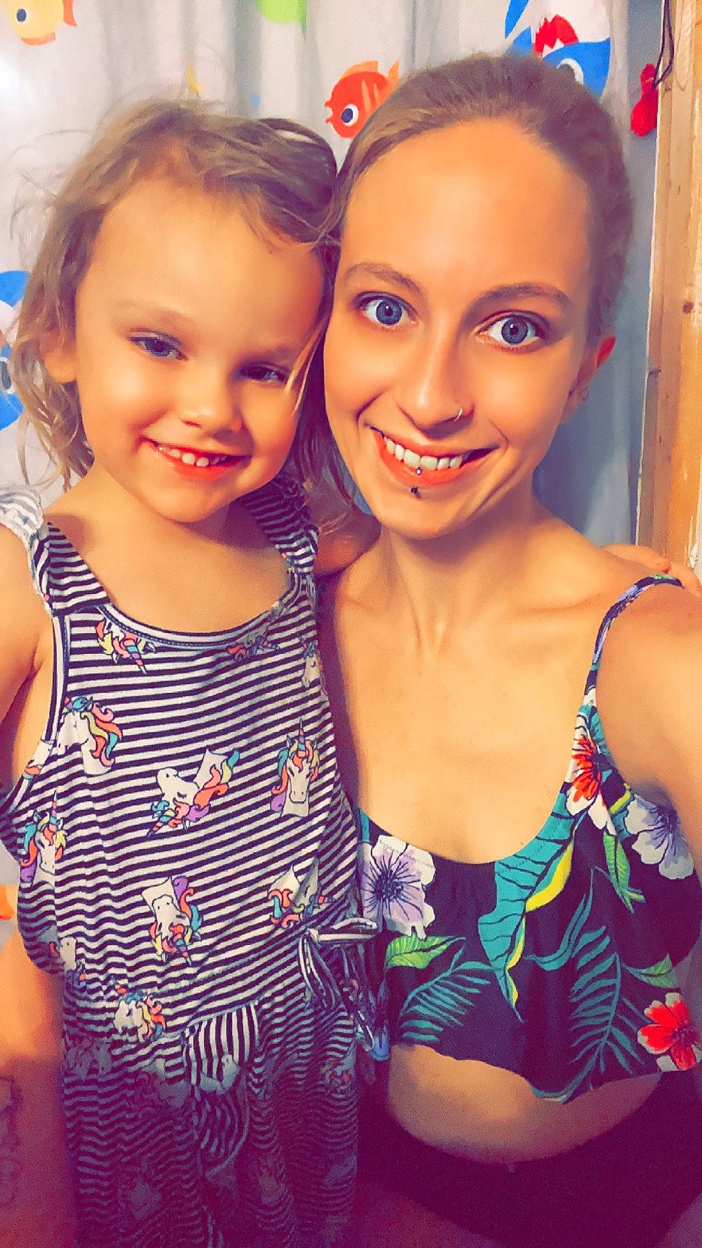 Lexa is registered to the contest to win money with this photo: cool, eye, face, facial_expression, fashion, fun, gesture, hair, hairstyle, happy, head, human_body, iris, joy, lip, organ, person, photograph, skin, smile