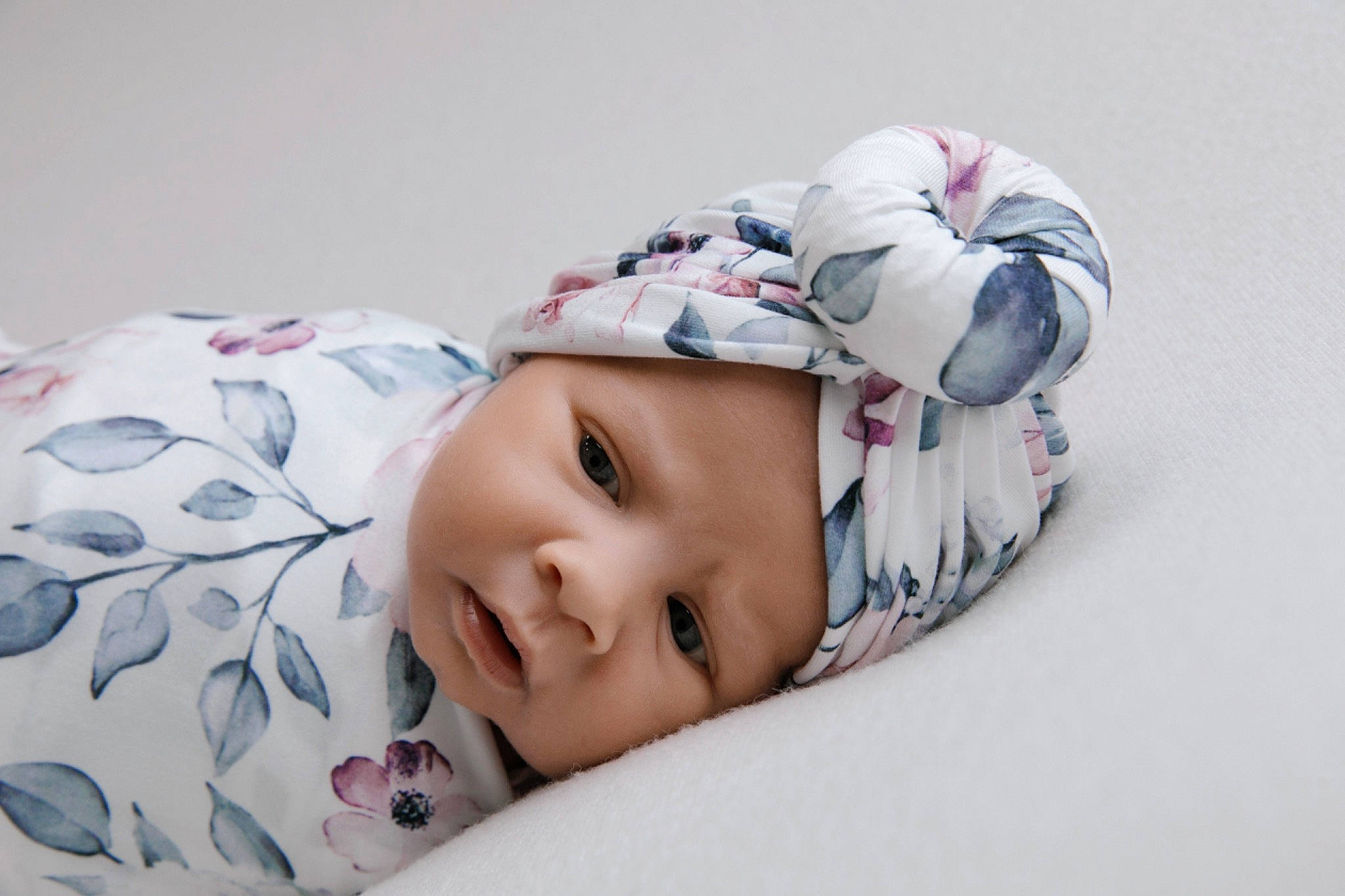 Hailey a rejoint le concours — aidez-le/la à gagner de superbes lots ! baby, baby_toddler_clothing, beanie, cap, comfort, eye, eyelash, fashion_accessory, flash_photography, hair_accessory, happy, headwear, linens, pattern, person, photo_shoot, portrait_photography, sleeve, smile, toddler
