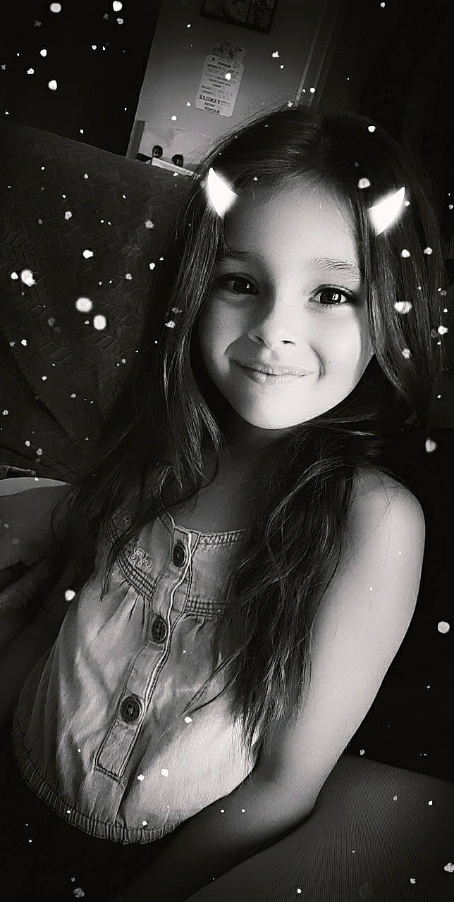 Tessa a rejoint le concours — aidez-le/la à gagner de superbes lots ! beauty, black_and_white, black_hair, cool, eye, eyebrow, fashion, flash_photography, hairstyle, happy, human, iris, joy, lip, long_hair, monochrome, monochrome_photography, people, person, smile