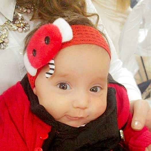 Servan a rejoint le concours — aidez-le/la à gagner de superbes lots ! baby, baby_toddler_clothing, cap, cheek, costume_hat, ear, eye, eyelash, face, happy, head, headgear, headwear, human_body, lip, neck, nose, outerwear, person, skin