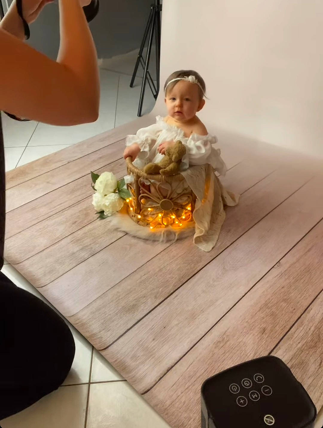 Rose Et Marine a rejoint le concours — aidez-le/la à gagner de superbes lots ! adult, baby, babylaughing, birthdaycake, cake, camera, candle, cream, dessert, electronics, face, female, food, happy, head, person, photoshoot, sitting, smile, woman