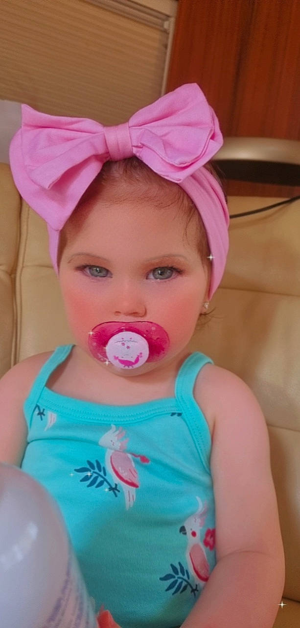 Liya a rejoint le concours — aidez-le/la à gagner de superbes lots ! baby, baby_products, baby_toddler_clothing, cheek, child, clothing, dress, eye, eyelash, face, hairstyle, happy, head, headgear, lip, mouth, nose, person, pink, skin