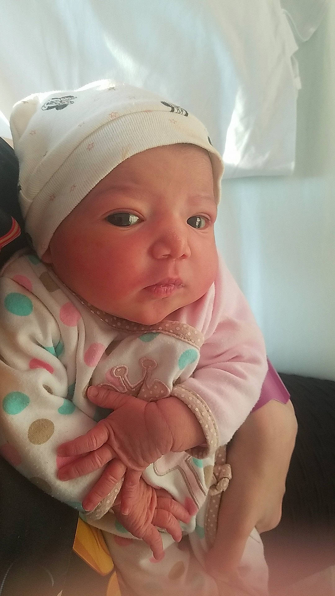 Azelyah participe au concours pour gagner de l'argent avec cette photo : baby, baby_products, baby_toddler_clothing, cap, cheek, child, comfort, eye, eyebrow, finger, happy, headwear, iris, linens, lip, mouth, person, pink, skin, sleeve