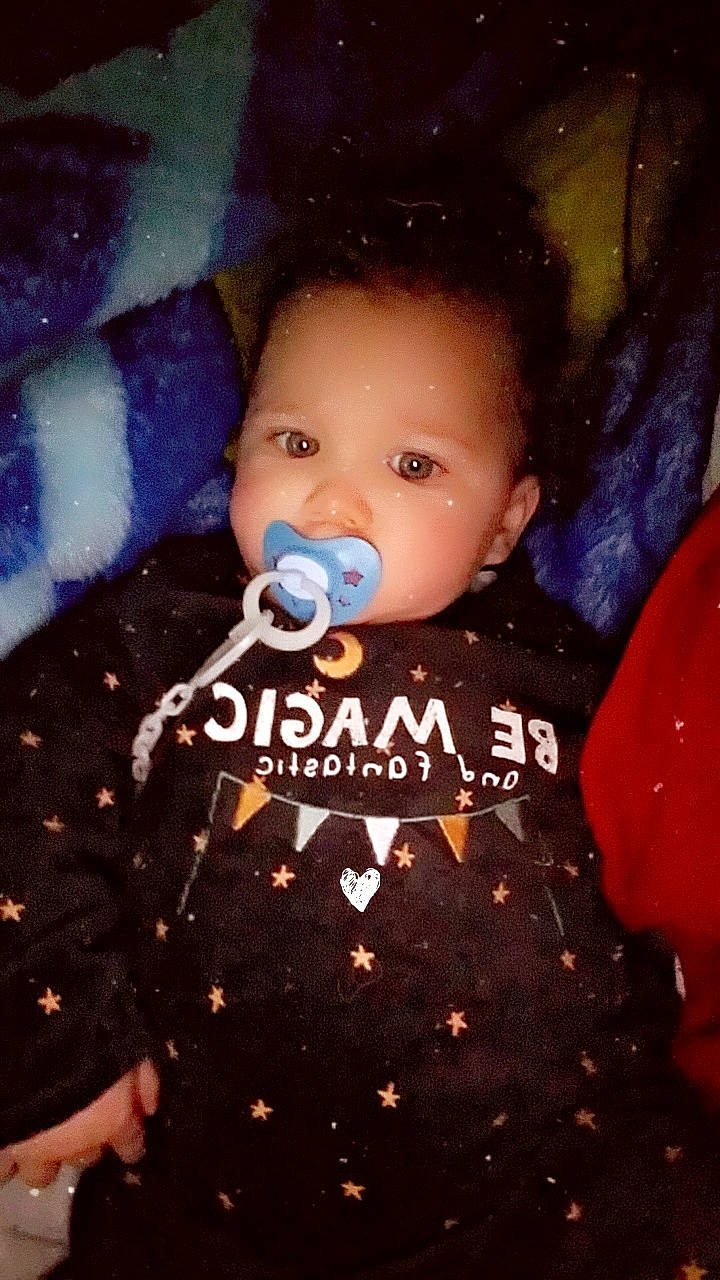 Kays a rejoint le concours — aidez-le/la à gagner de superbes lots ! baby, baby_toddler_clothing, cheek, child, cool, electric_blue, event, eye, eyebrow, flash_photography, fun, happy, iris, lip, nose, people, person, sky, sleeve, space