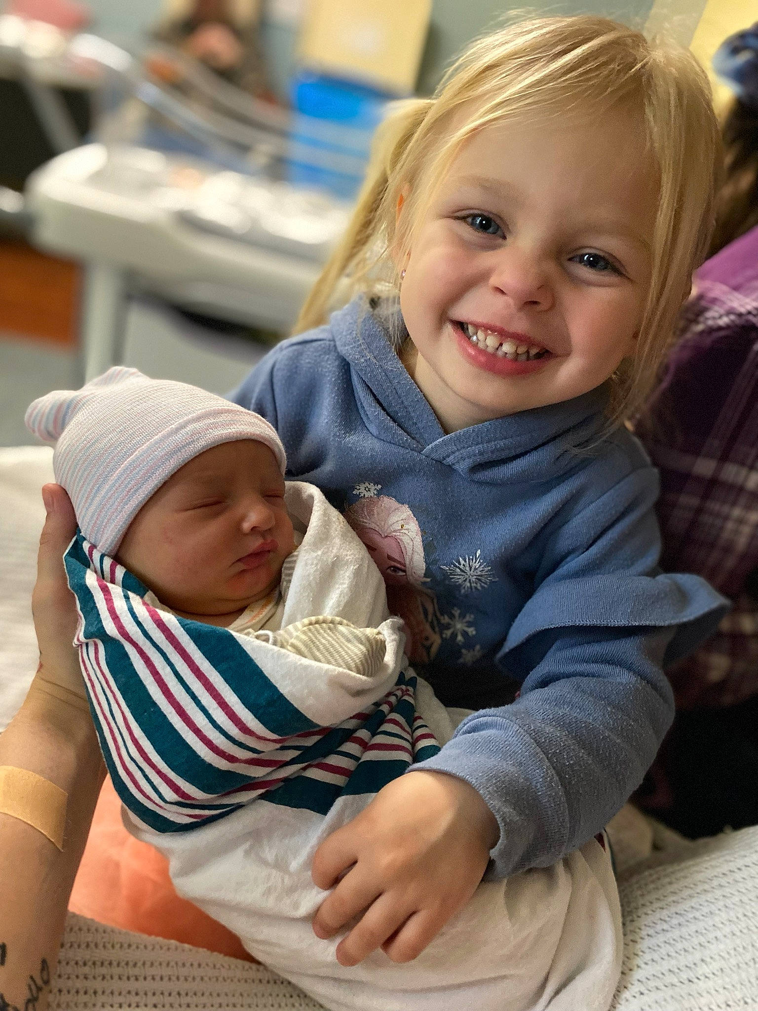 Ashlynn is registered to the contest to win money with this photo: baby, baby_products, baby_toddler_clothing, chair, cheek, child, comfort, event, fun, happy, headwear, joy, laugh, leisure, person, sitting, skin, smile, t_shirt, toddler