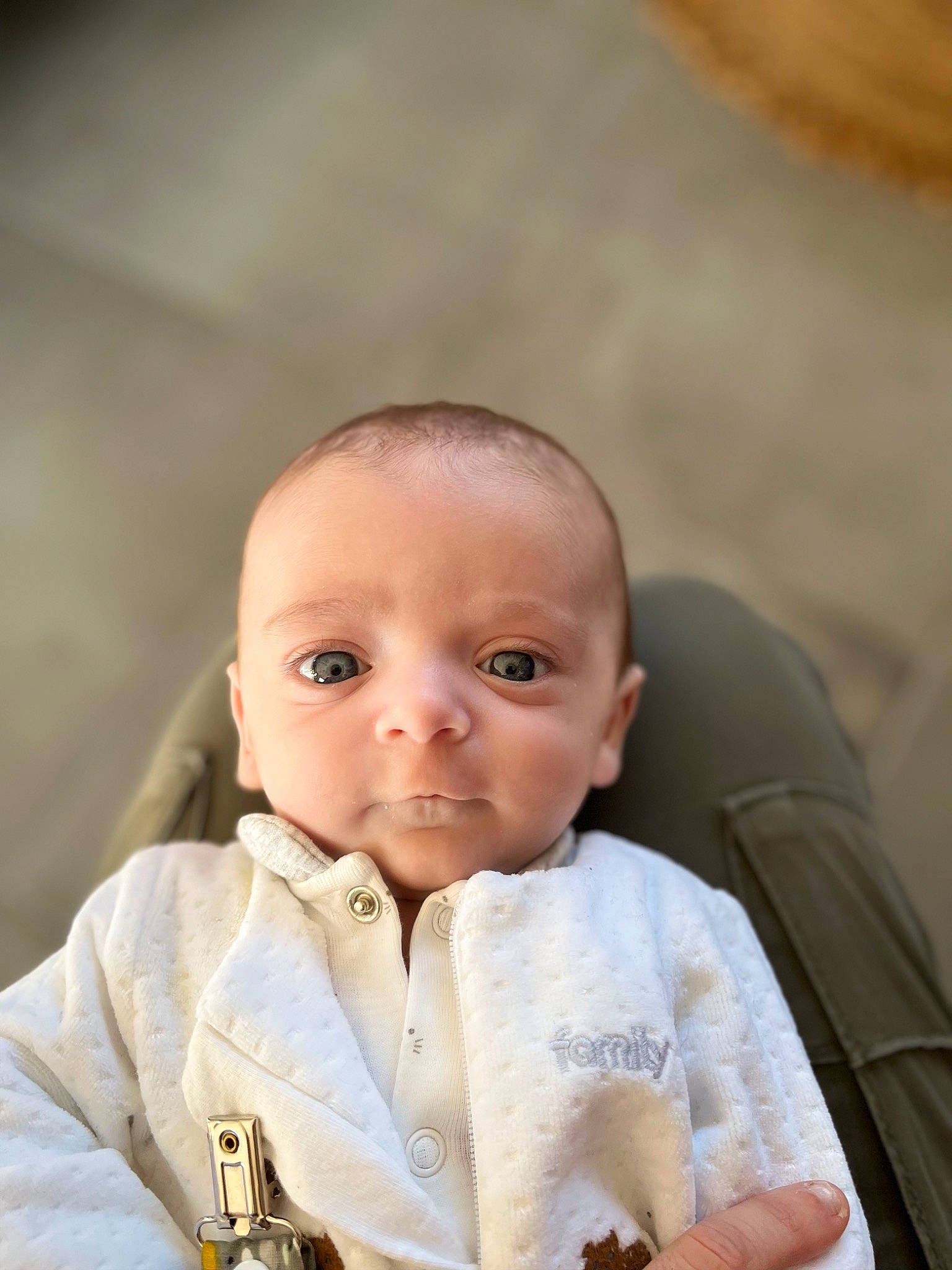 Eliott participe au concours pour gagner de l'argent avec cette photo : baby, baby_products, baby_toddler_clothing, cheek, drinkware, eye, eyebrow, eyelash, fun, grass, happy, iris, lip, nose, person, product, sitting, skin, sleeve, tableware