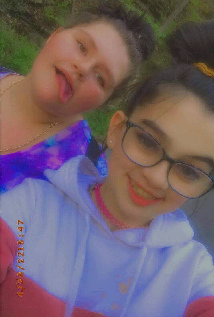 Destiny is registered to the contest to win money with this photo: cool, eye, eyewear, face, fun, glasses, grass, hairstyle, happy, head, iris, joy, leisure, lip, mouth, nose, people_in_nature, person, skin, smile