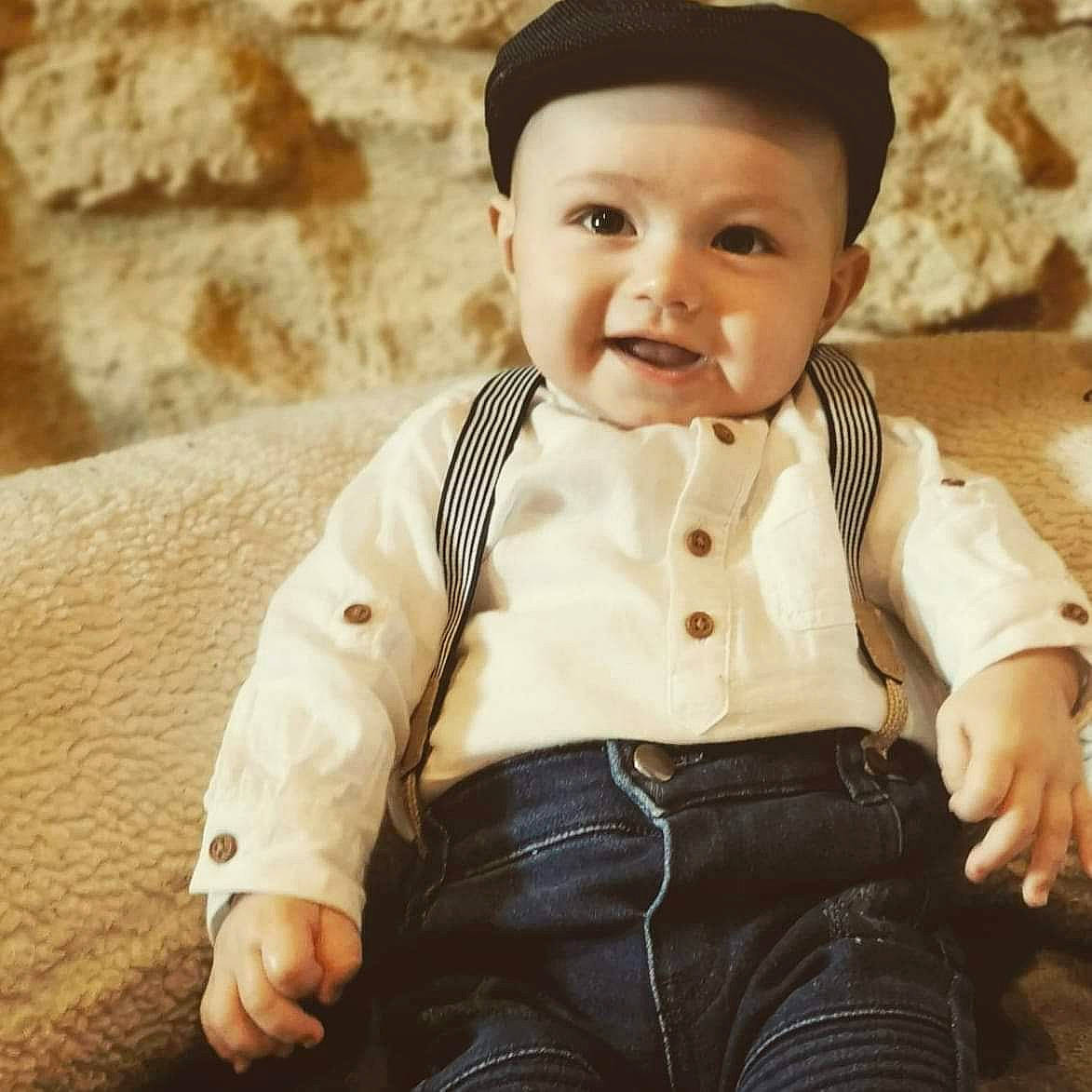 Gabryel a rejoint le concours — aidez-le/la à gagner de superbes lots ! baby, baby_toddler_clothing, cheek, collar, cool, eye, face, facial_expression, flash_photography, happy, headgear, headwear, human, neck, outerwear, person, skin, sleeve, smile, standing