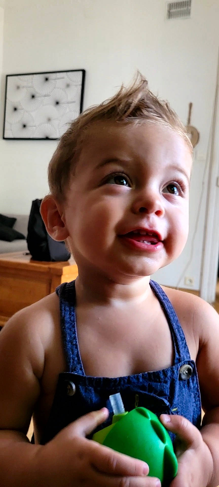 Andreas a rejoint le concours — aidez-le/la à gagner de superbes lots ! active_tank, baby_toddler_clothing, cheek, chin, ear, eyebrow, eyelash, happy, iris, jaw, joint, lip, mouth, neck, nose, organ, person, shoulder, skin, smile