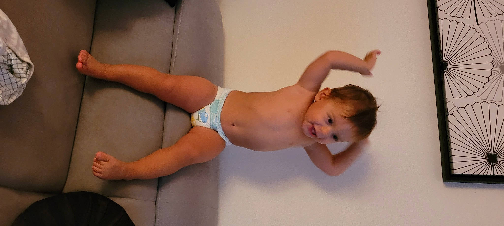 Andreas a rejoint le concours — aidez-le/la à gagner de superbes lots ! abdomen, chest, comfort, elbow, finger, flash_photography, foot, human_body, human_leg, joint, knee, leg, muscle, navel, person, shoulder, stomach, thigh, trunk, waist