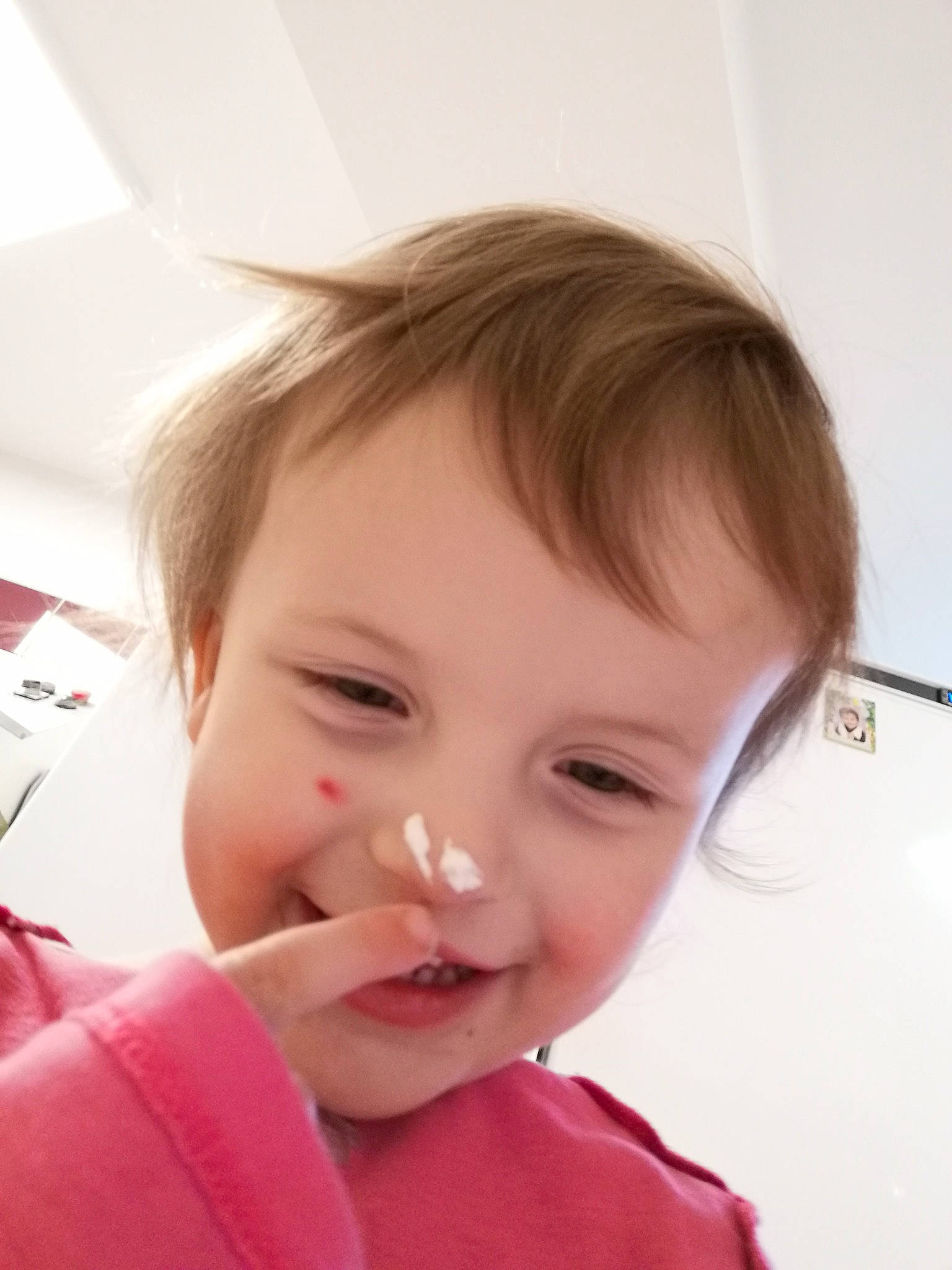 Louna participe au concours pour gagner de l'argent avec cette photo : cheek, chin, comfort, ear, eyebrow, eyelash, finger, forehead, gesture, happy, iris, jaw, joy, lip, mouth, neck, nose, person, product, skin