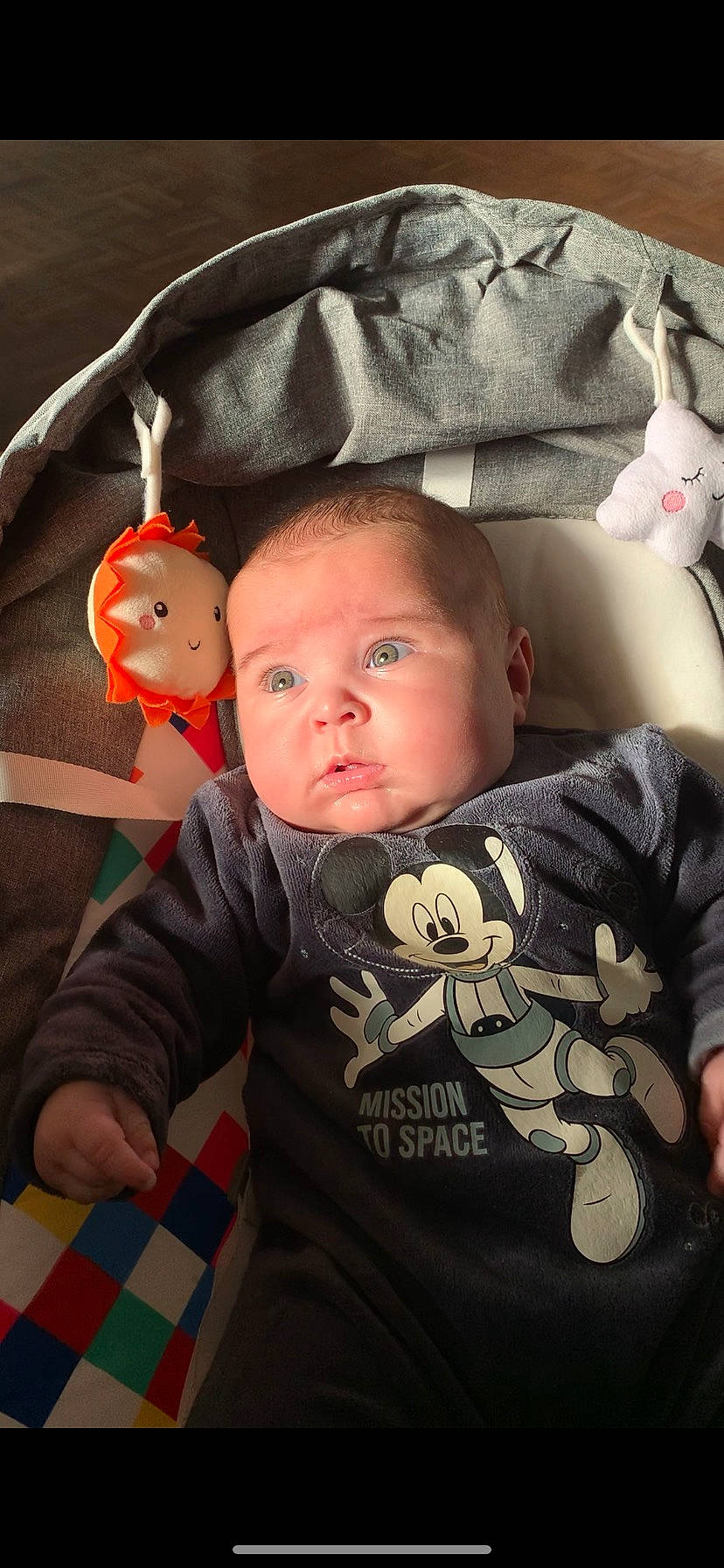 Martika participe au concours pour gagner de l'argent avec cette photo : baby, baby_products, baby_toddler_clothing, cheek, child, comfort, eye, hairstyle, head, human_body, linens, mammal, person, product, room, sitting, skin, sleeve, toddler, vertebrate